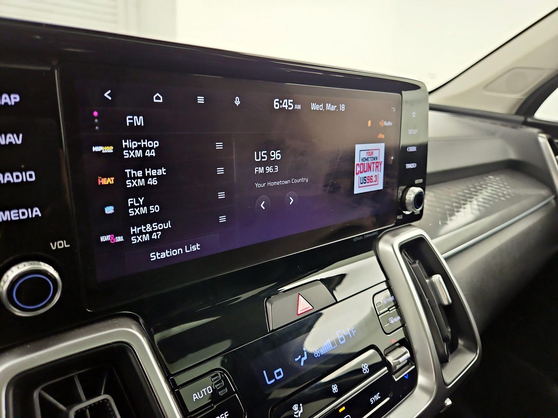 Thumbnail: 2023 Kia Sorento - 16