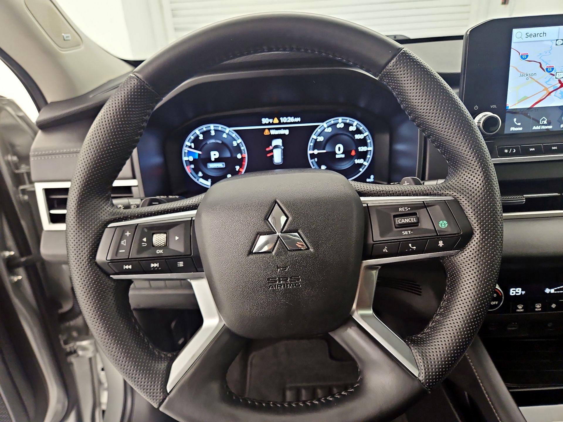 Thumbnail: 2024 Mitsubishi Outlander - 10