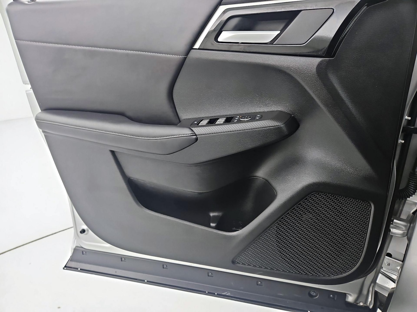 2024 Mitsubishi Outlander SE - Photo 13