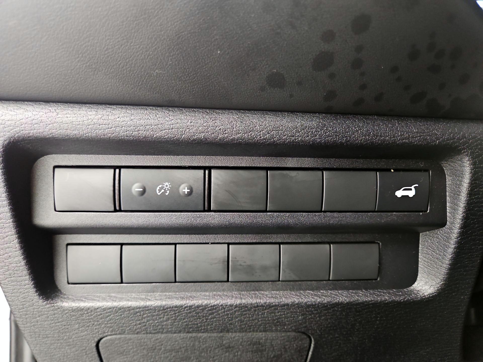 Thumbnail: 2024 Mitsubishi Outlander - 13
