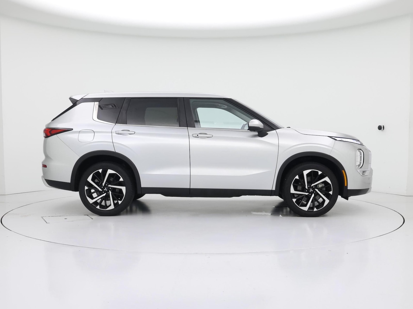 2024 Mitsubishi Outlander SE - Photo 8