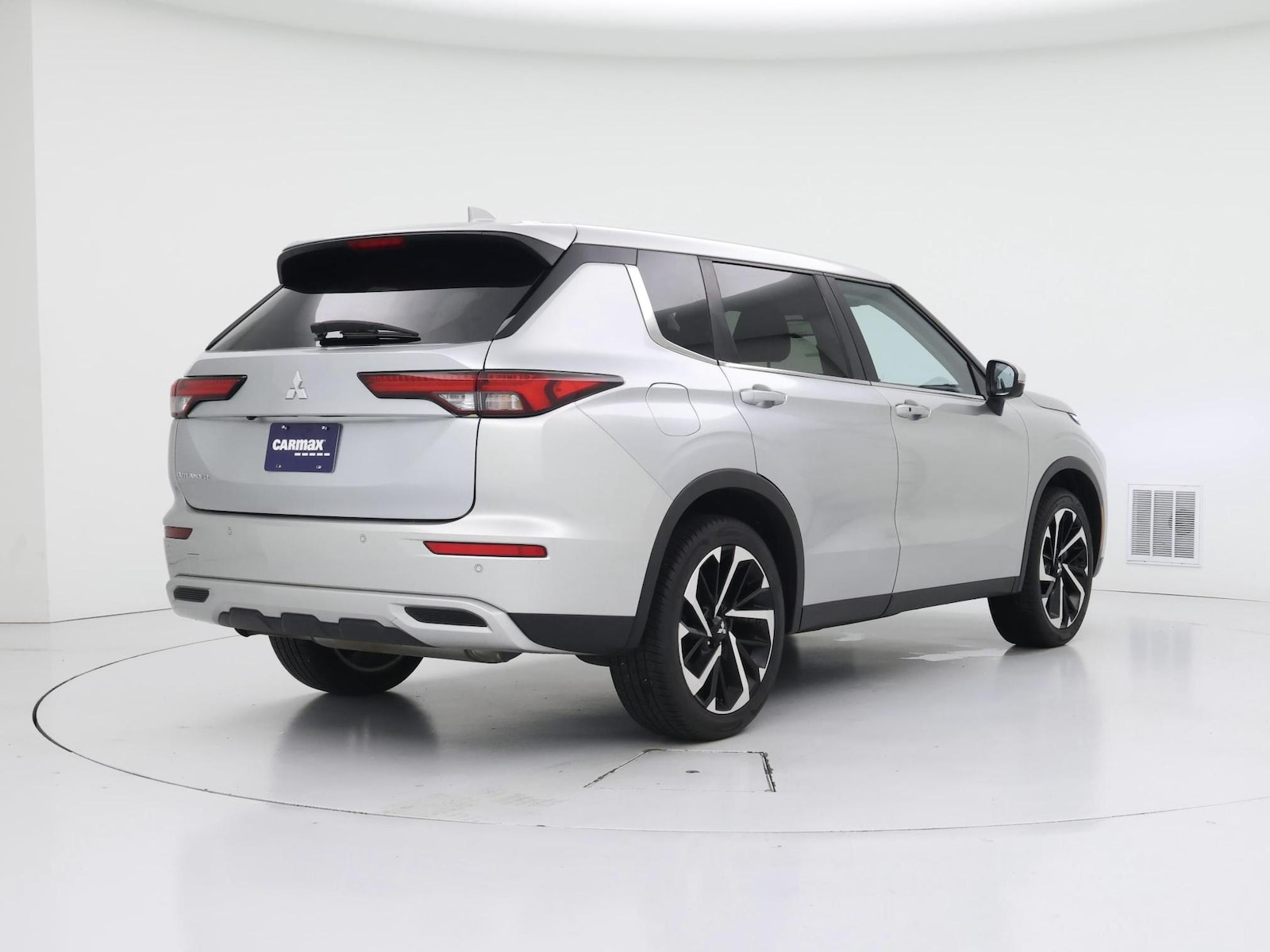 2024 Mitsubishi Outlander SE - Photo 9