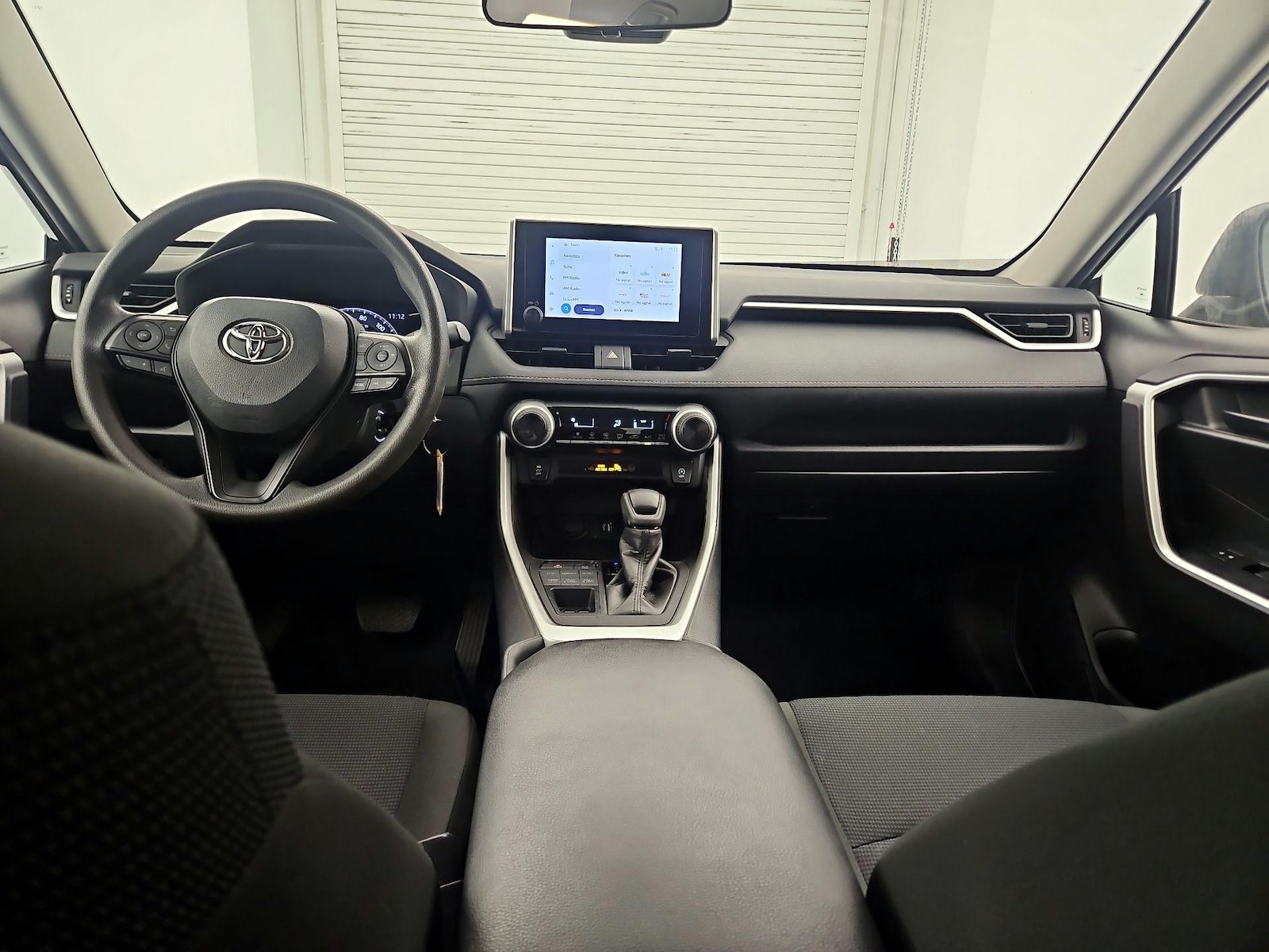 2024 Toyota RAV4 LE - Photo 10