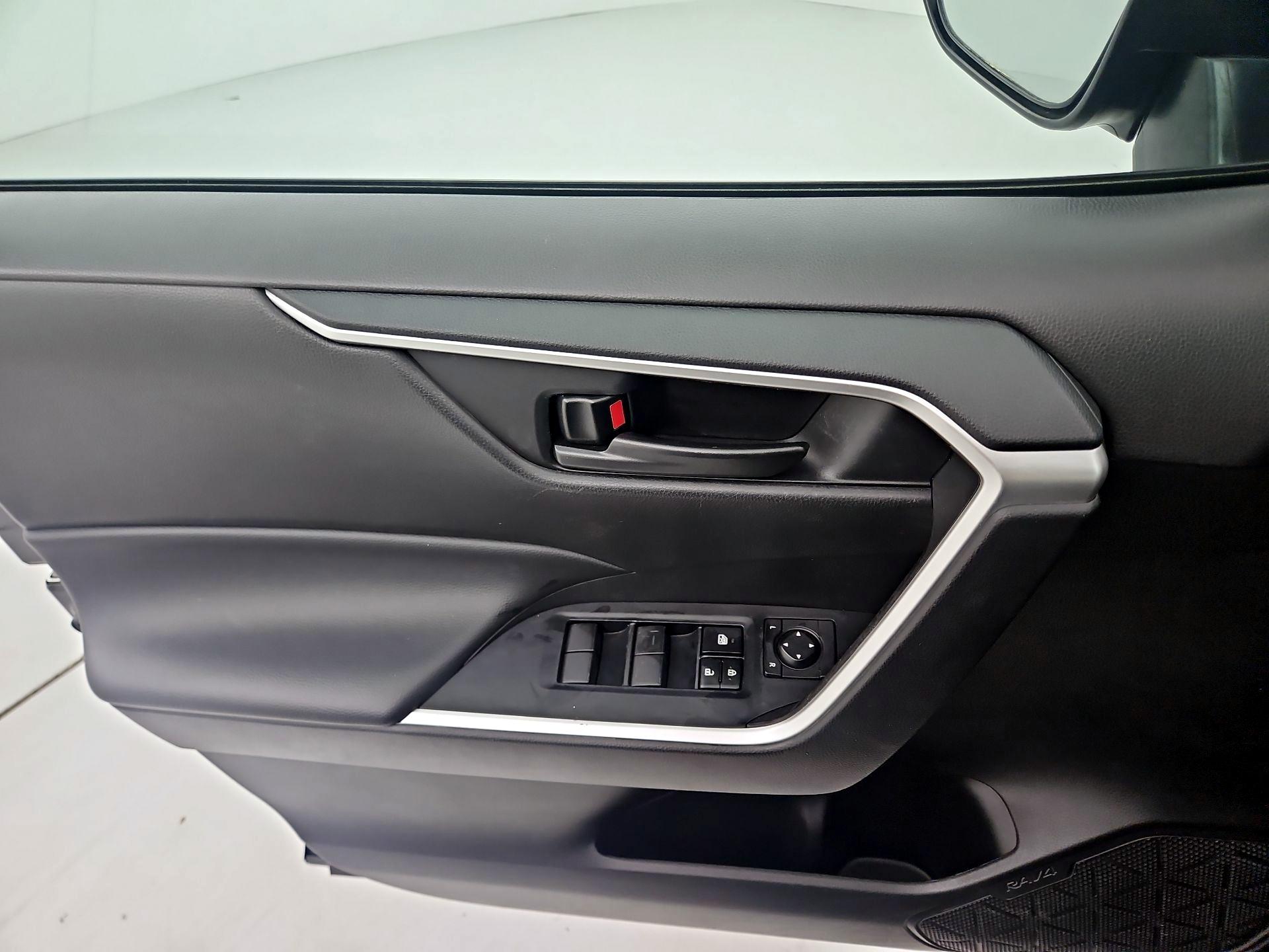 Thumbnail: 2024 Toyota RAV4 - 12