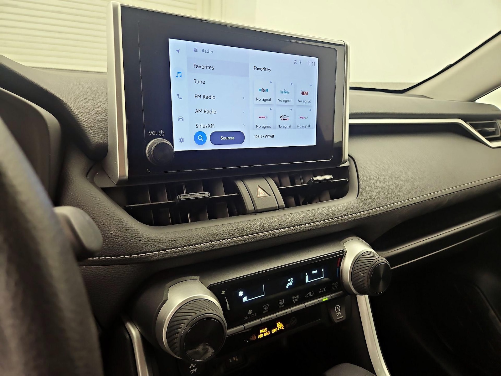 2024 Toyota RAV4 LE - Photo 16