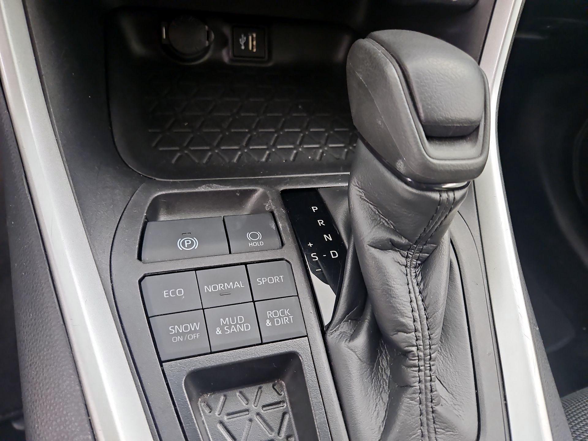 Thumbnail: 2024 Toyota RAV4 - 17