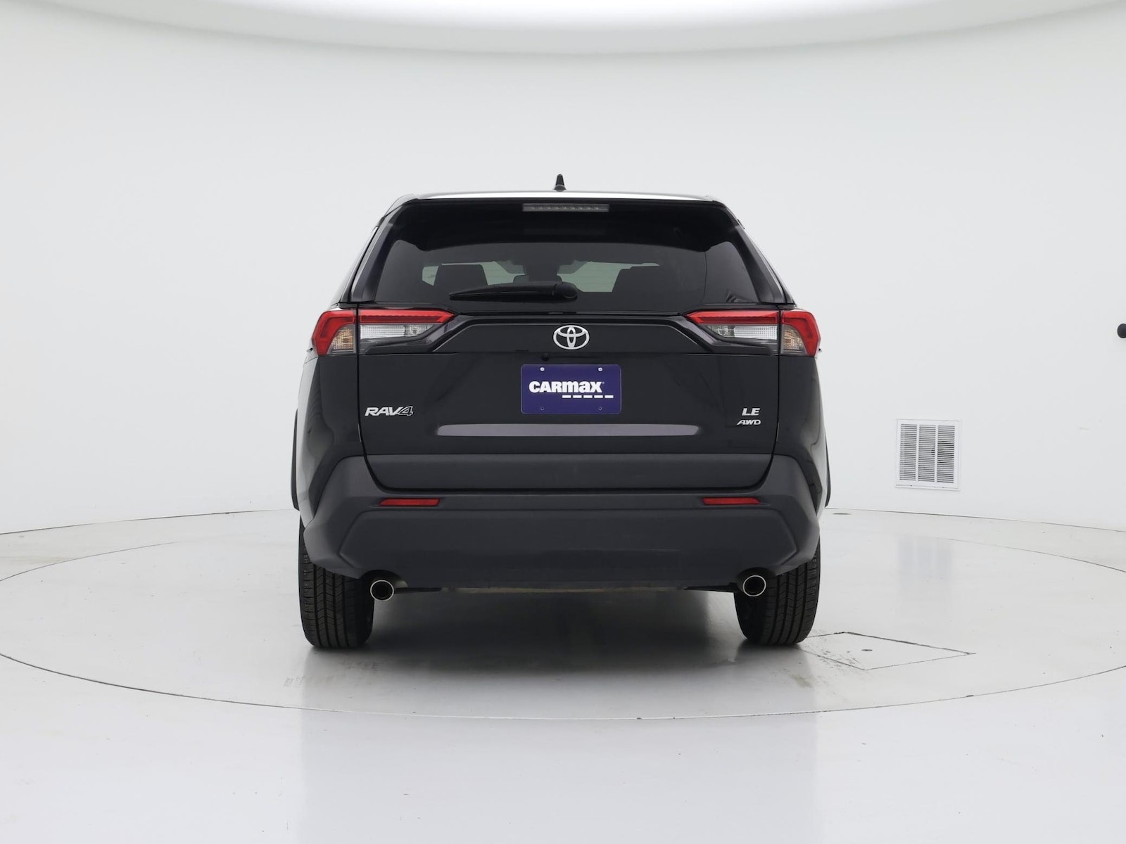 2024 Toyota RAV4 LE - Photo 7