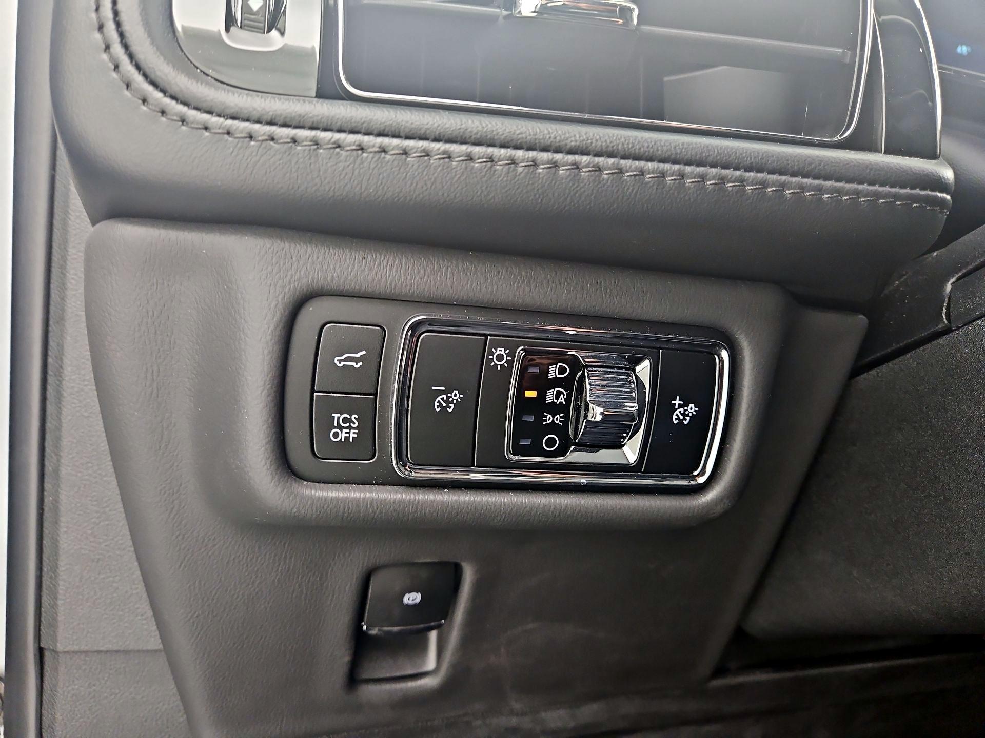 Thumbnail: 2023 Lincoln Nautilus - 13