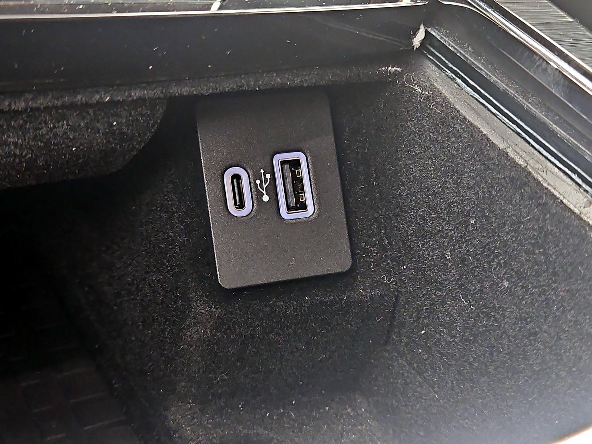 Thumbnail: 2023 Lincoln Nautilus - 19