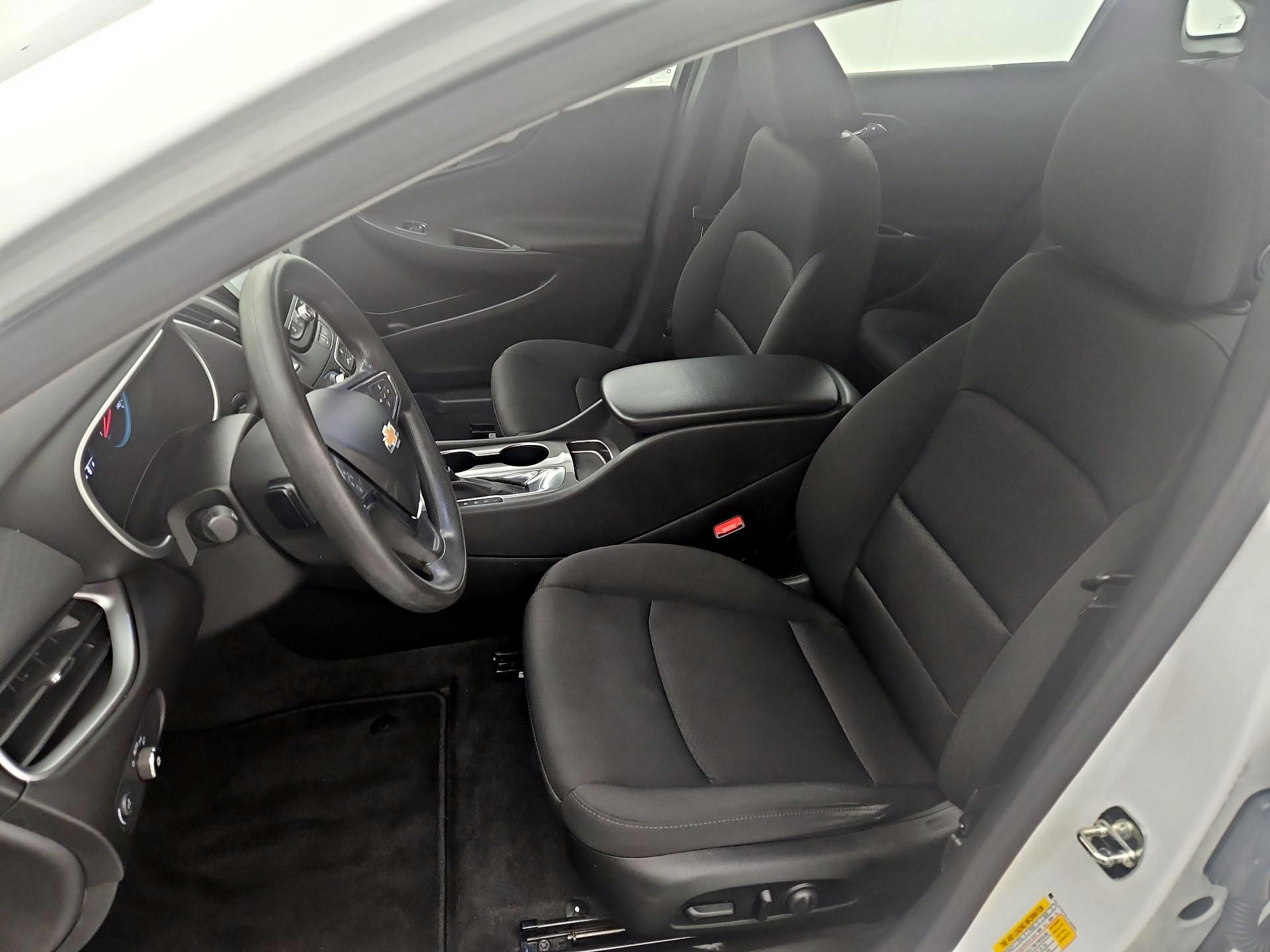 Thumbnail: 2020 Chevrolet Malibu - 11