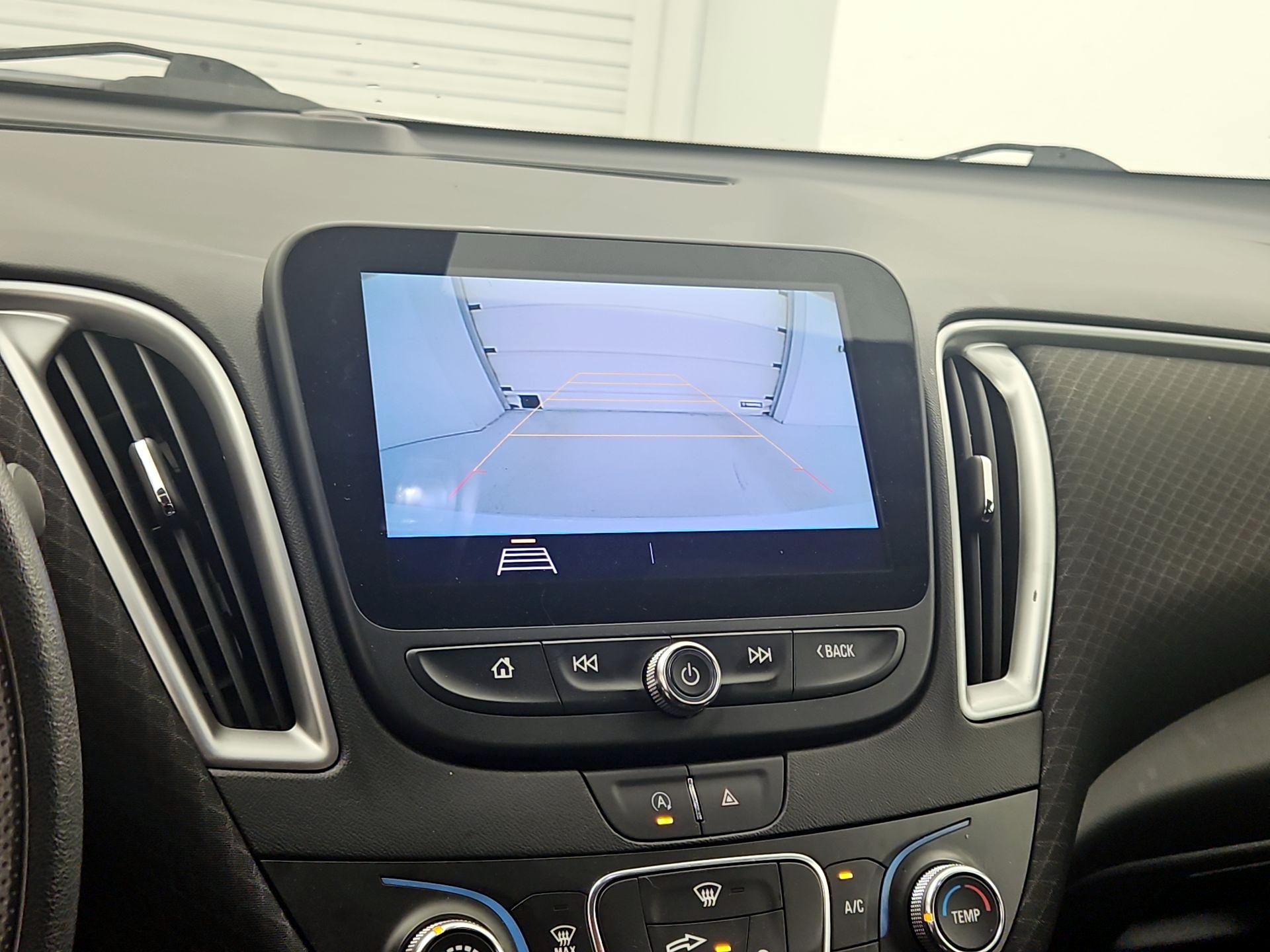 Thumbnail: 2020 Chevrolet Malibu - 14