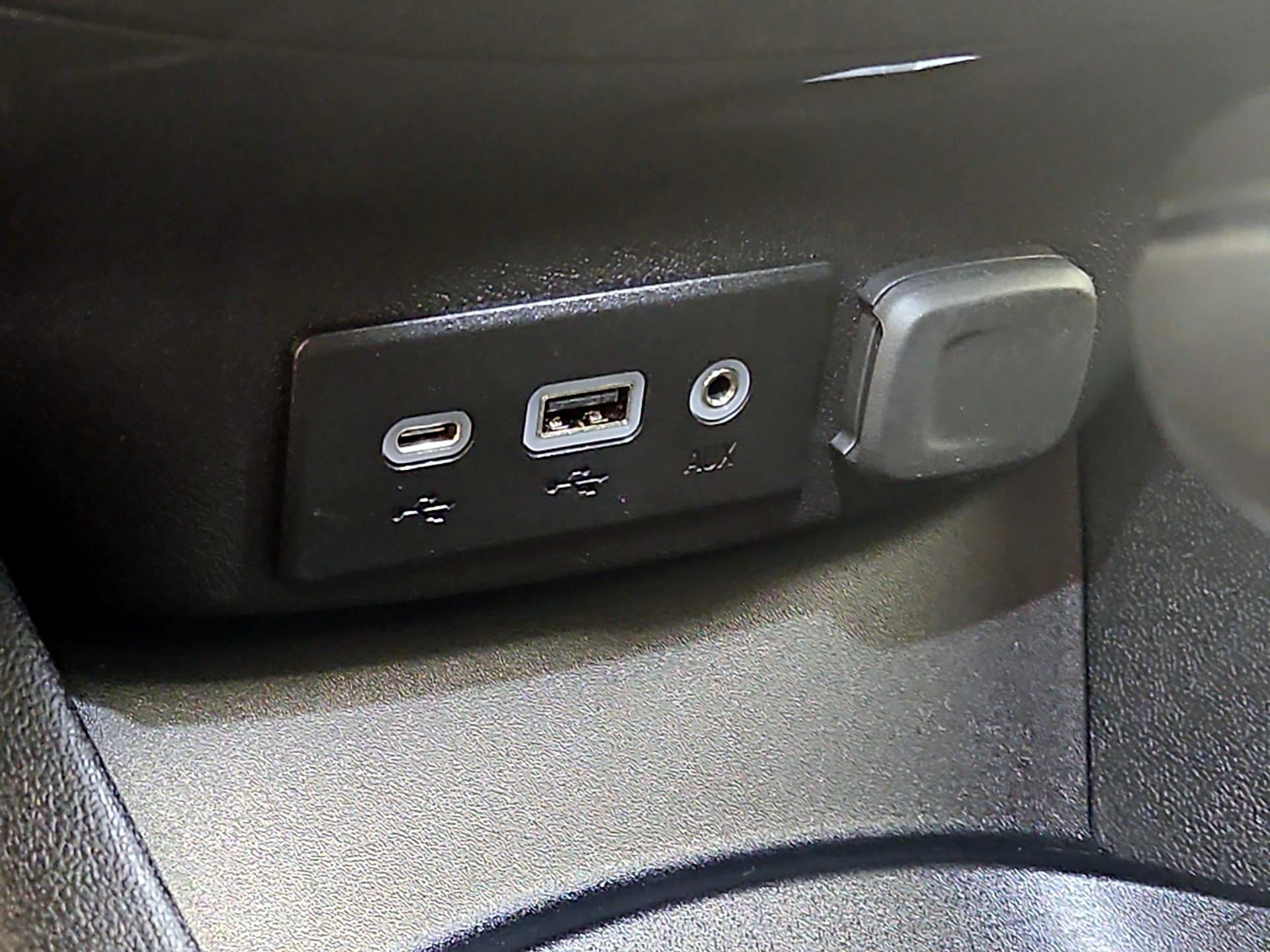 Thumbnail: 2020 Chevrolet Malibu - 18