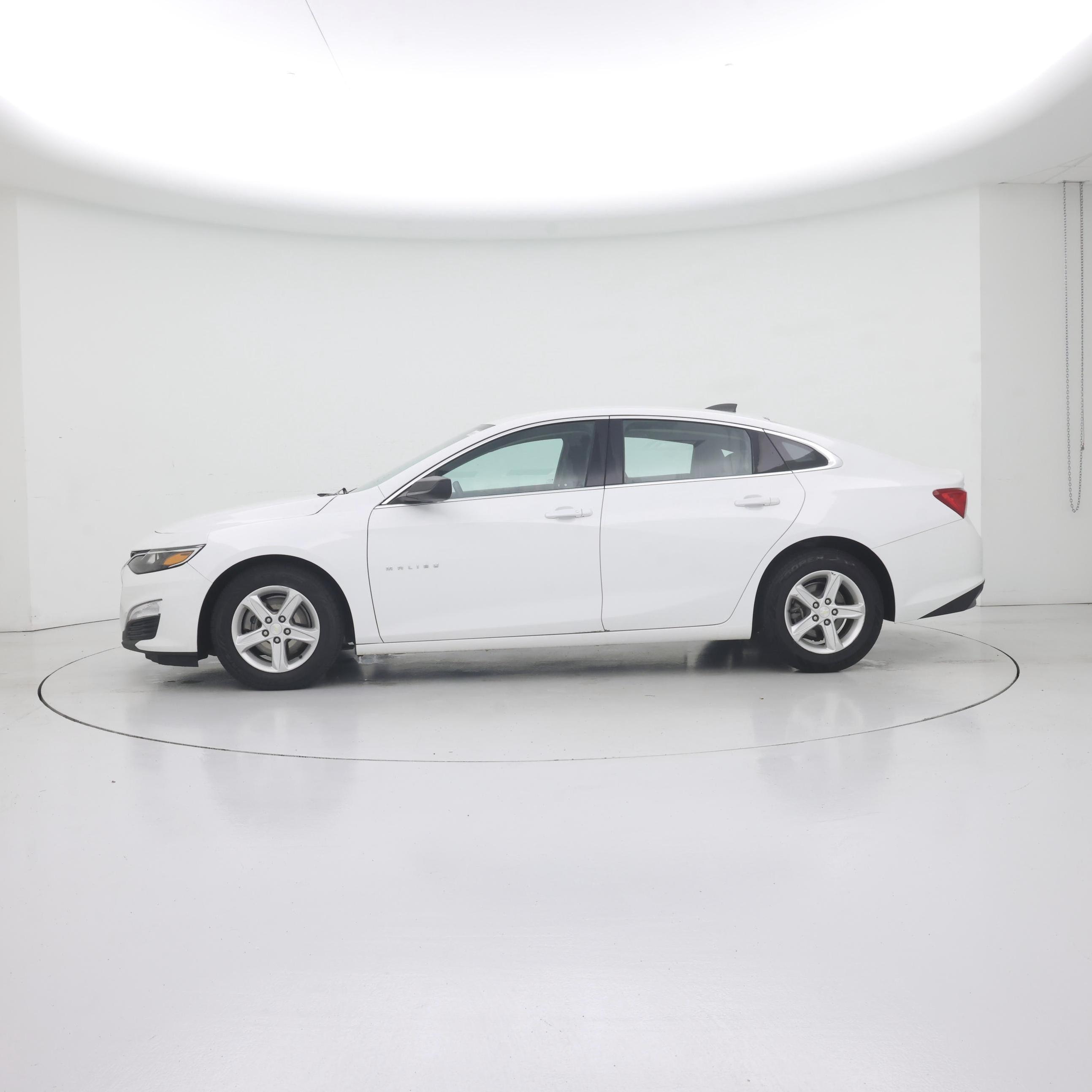 Thumbnail: 2020 Chevrolet Malibu - 3