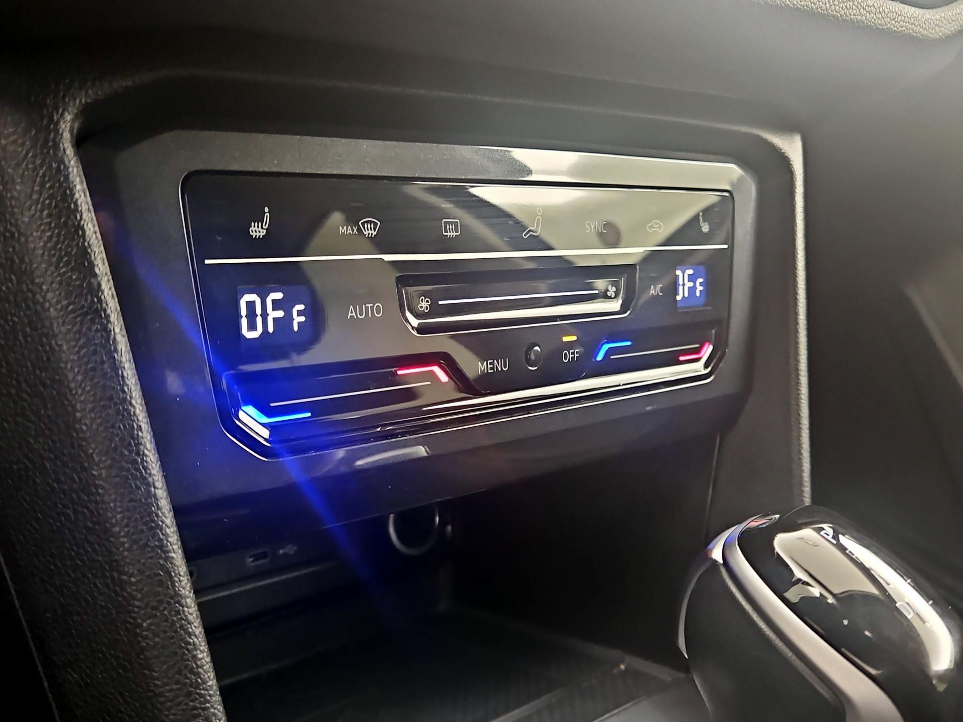 Thumbnail: 2024 Volkswagen Tiguan - 16