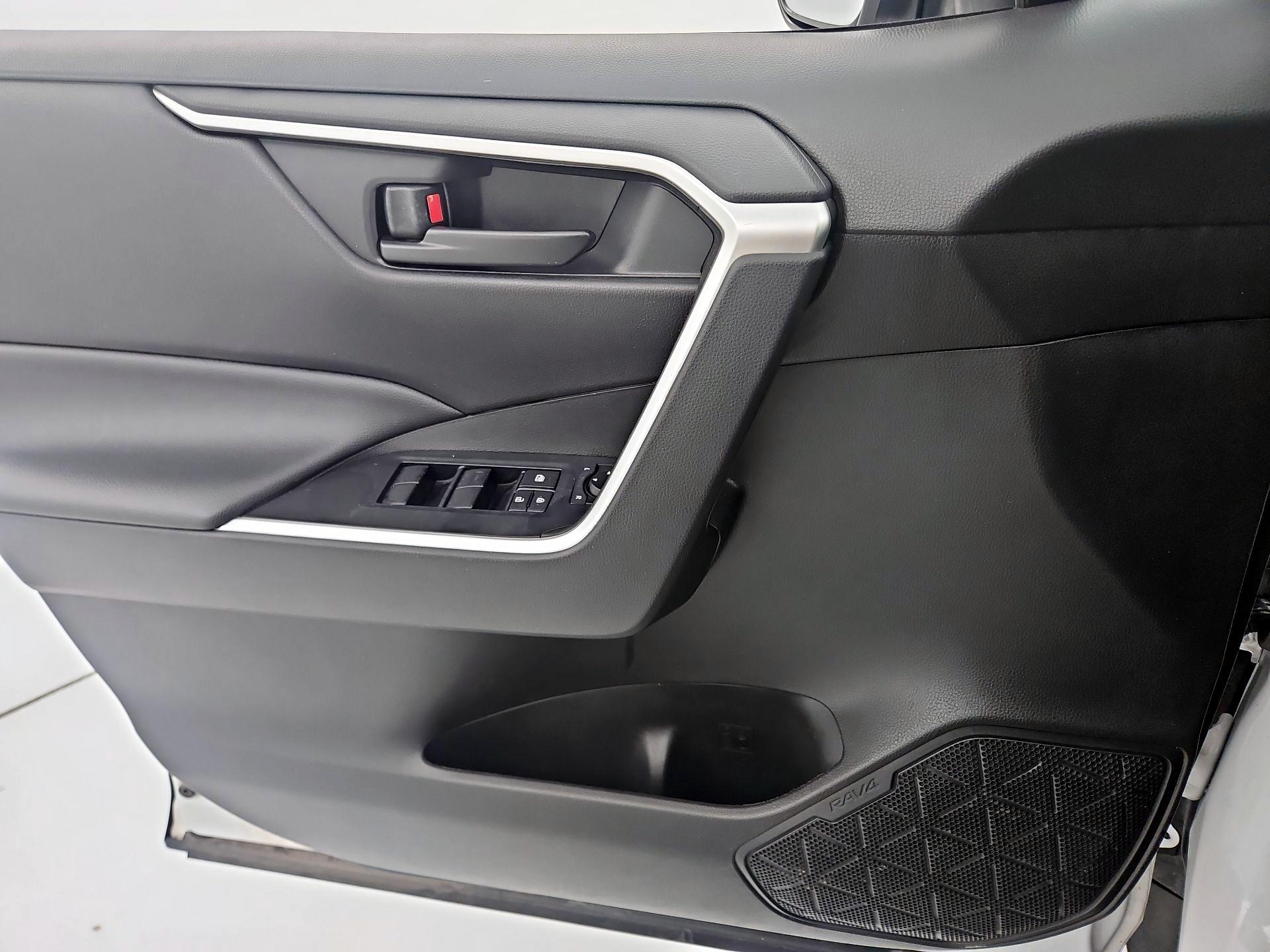 Thumbnail: 2024 Toyota RAV4 - 12