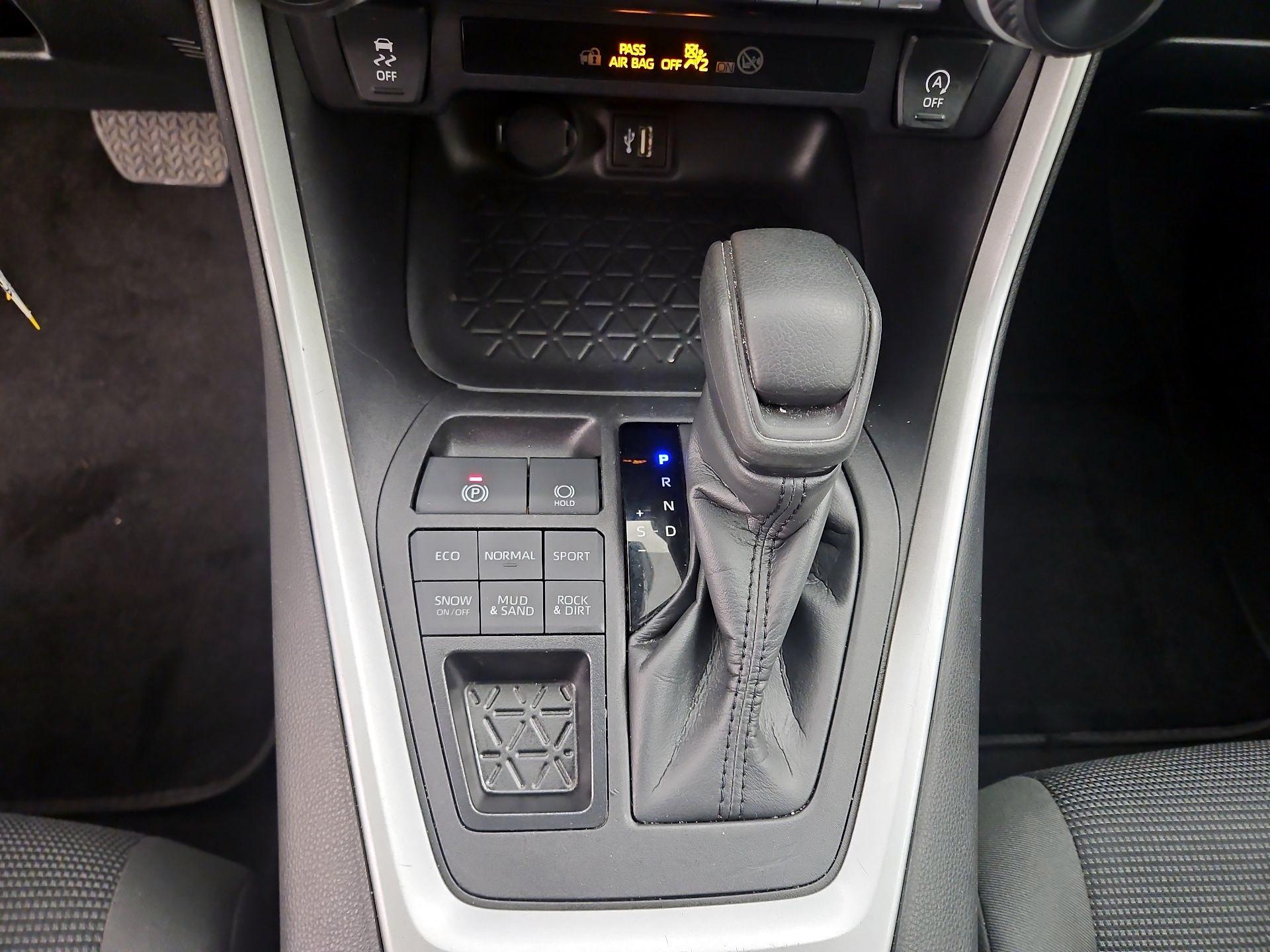 Thumbnail: 2024 Toyota RAV4 - 17