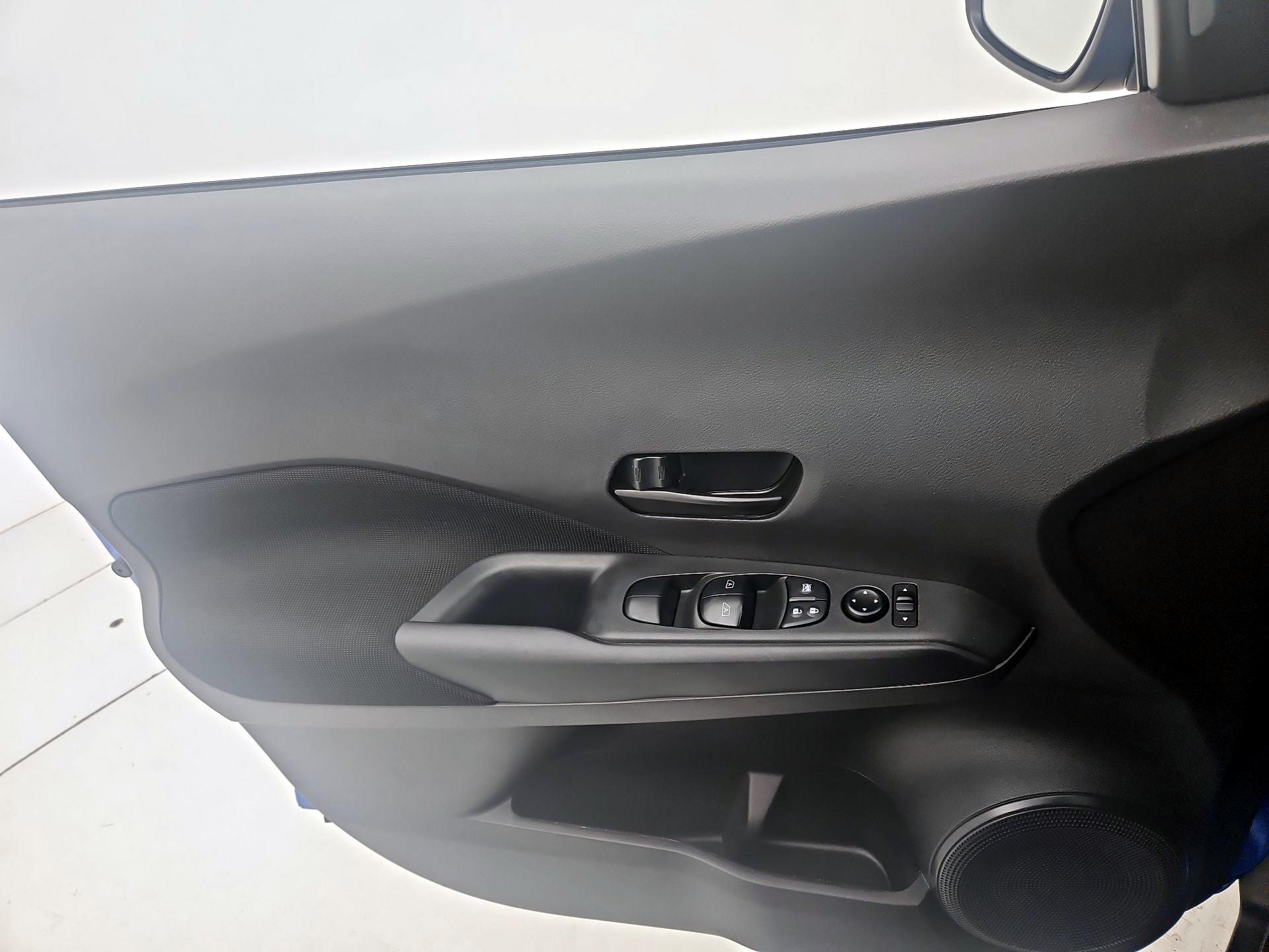 Thumbnail: 2023 Nissan Kicks - 12