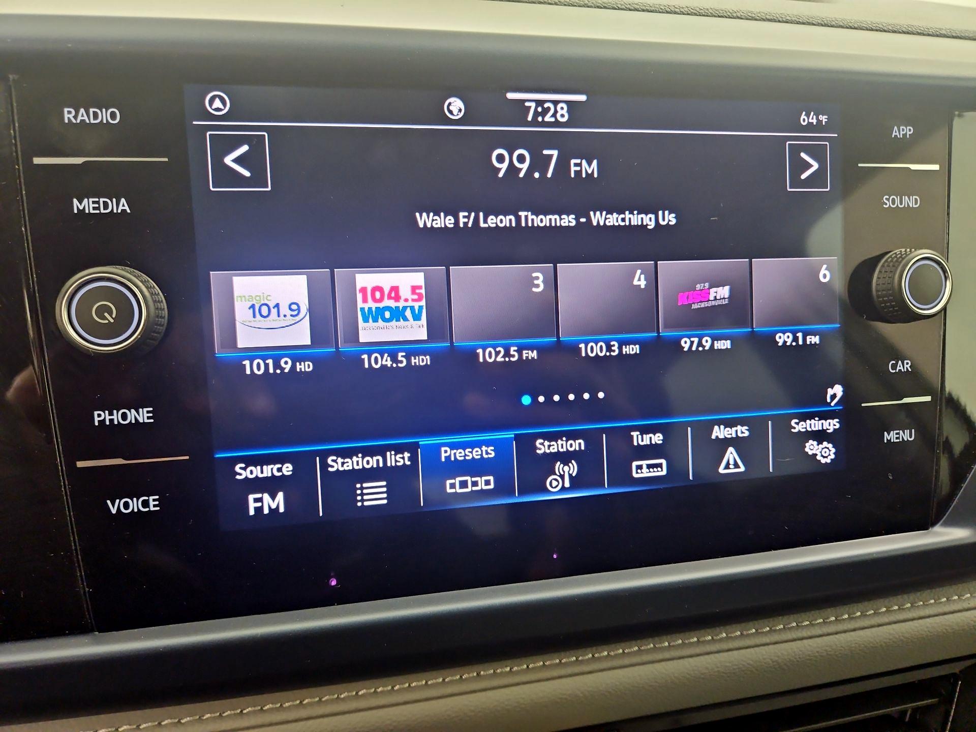 Thumbnail: 2024 Volkswagen Taos - 15