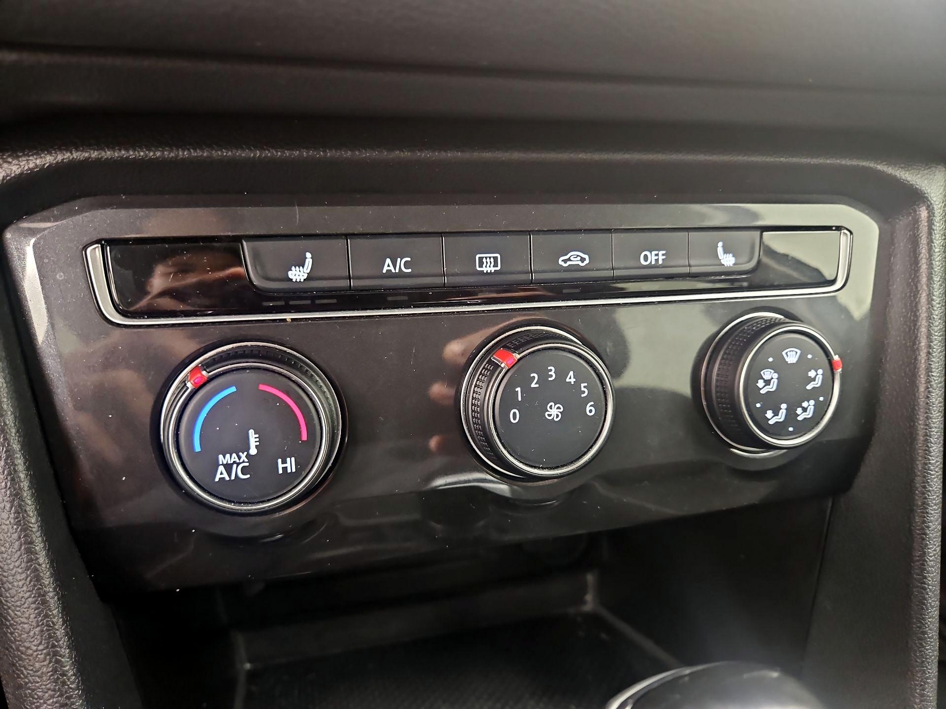 Thumbnail: 2024 Volkswagen Tiguan - 16