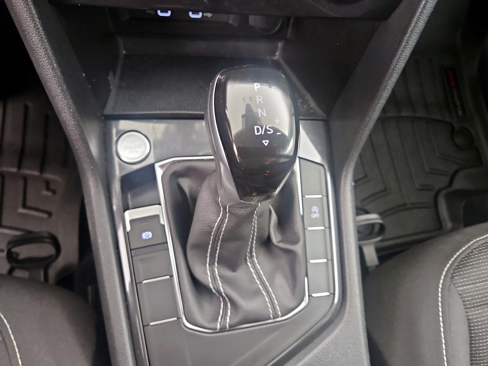 Thumbnail: 2024 Volkswagen Tiguan - 17