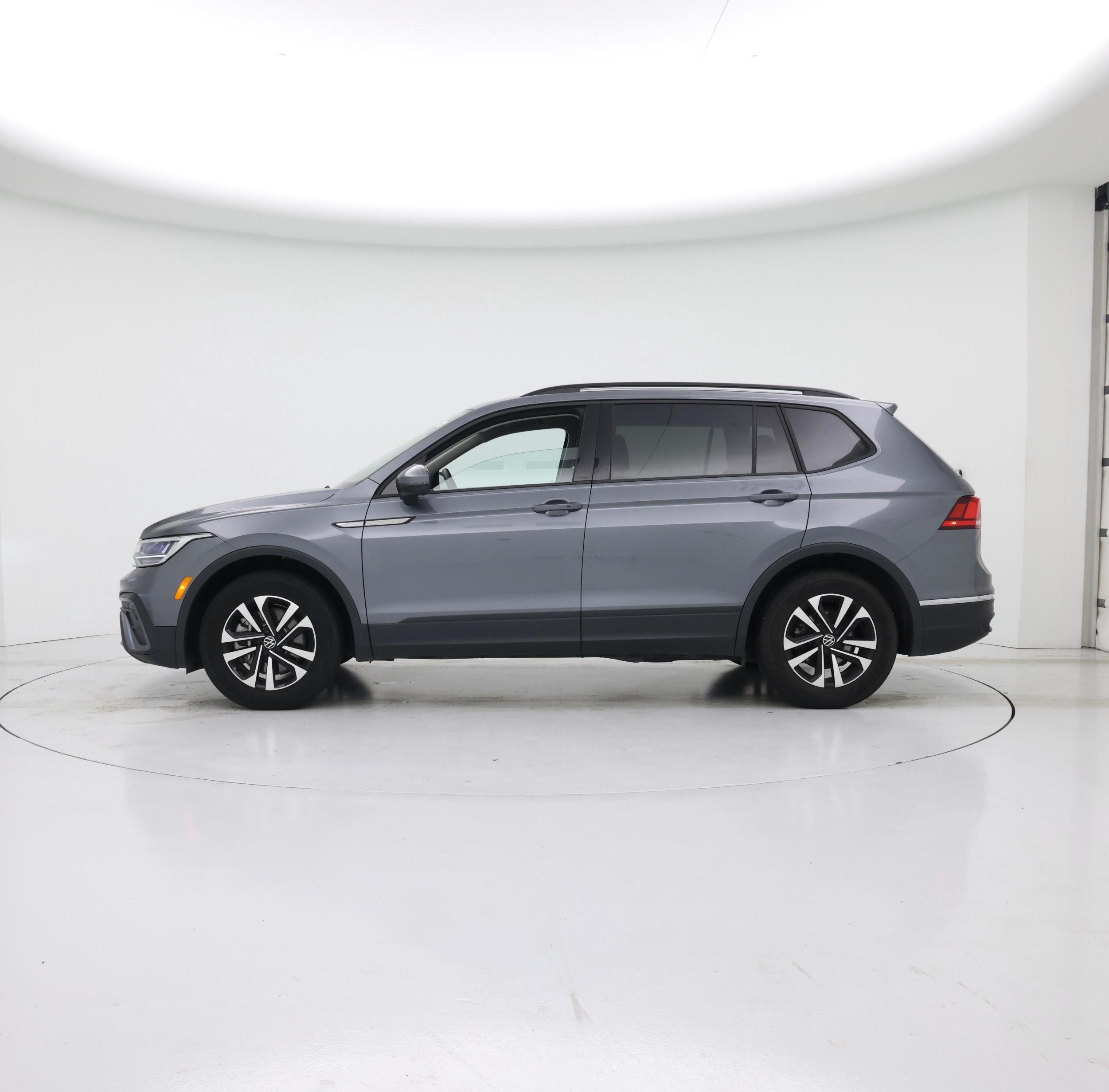 Thumbnail: 2024 Volkswagen Tiguan - 3