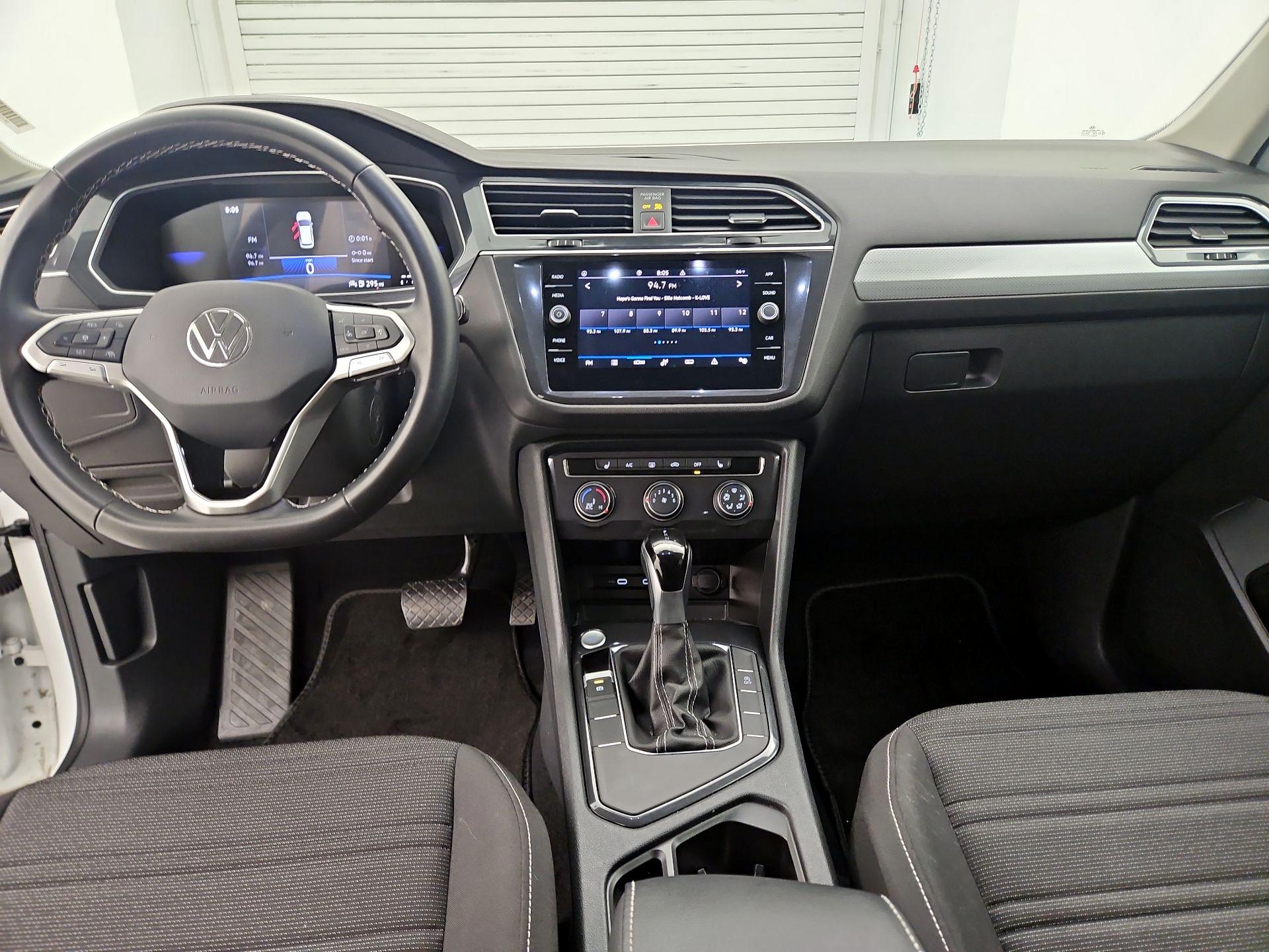 Thumbnail: 2024 Volkswagen Tiguan - 9