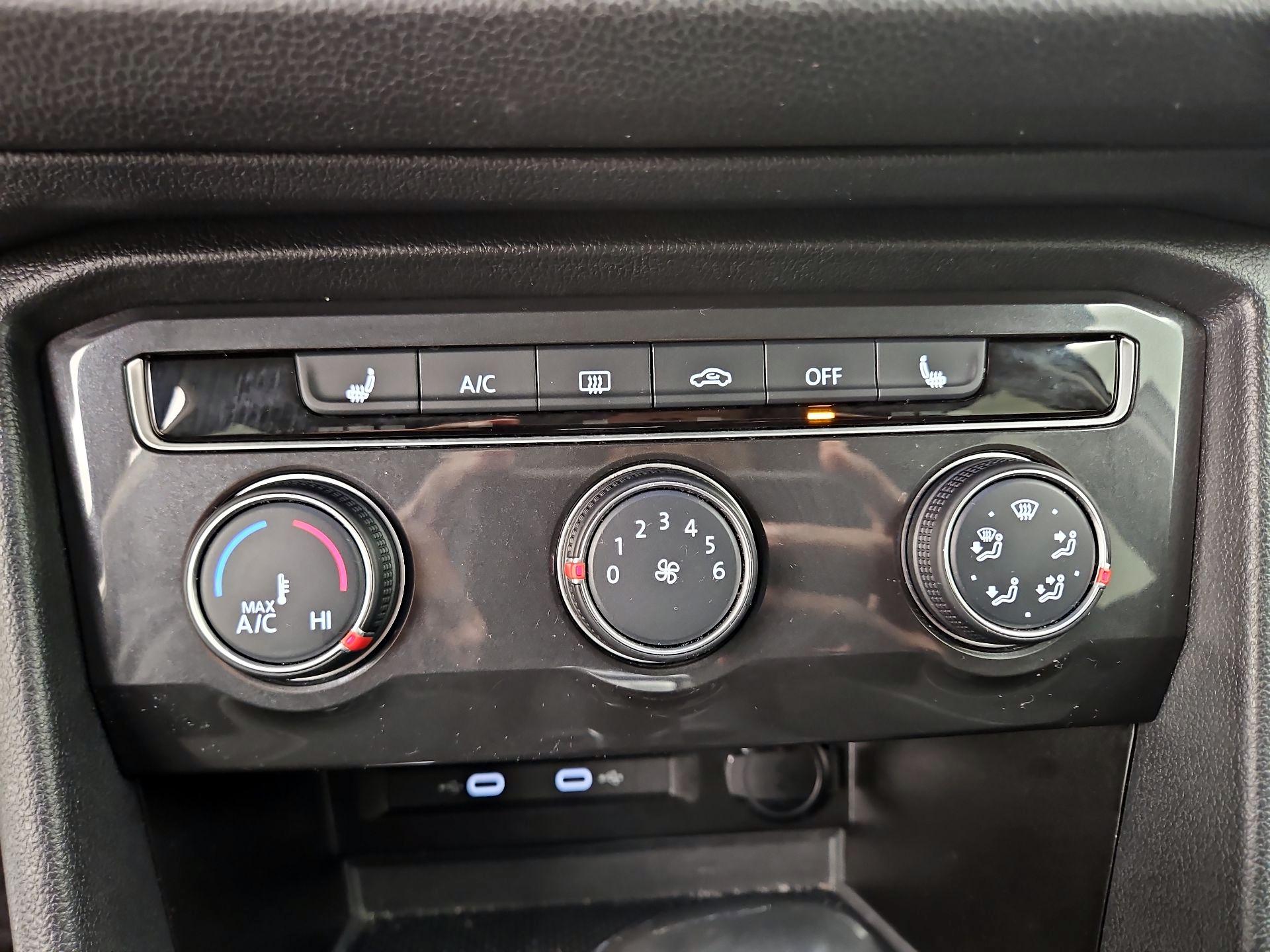 Thumbnail: 2024 Volkswagen Tiguan - 16