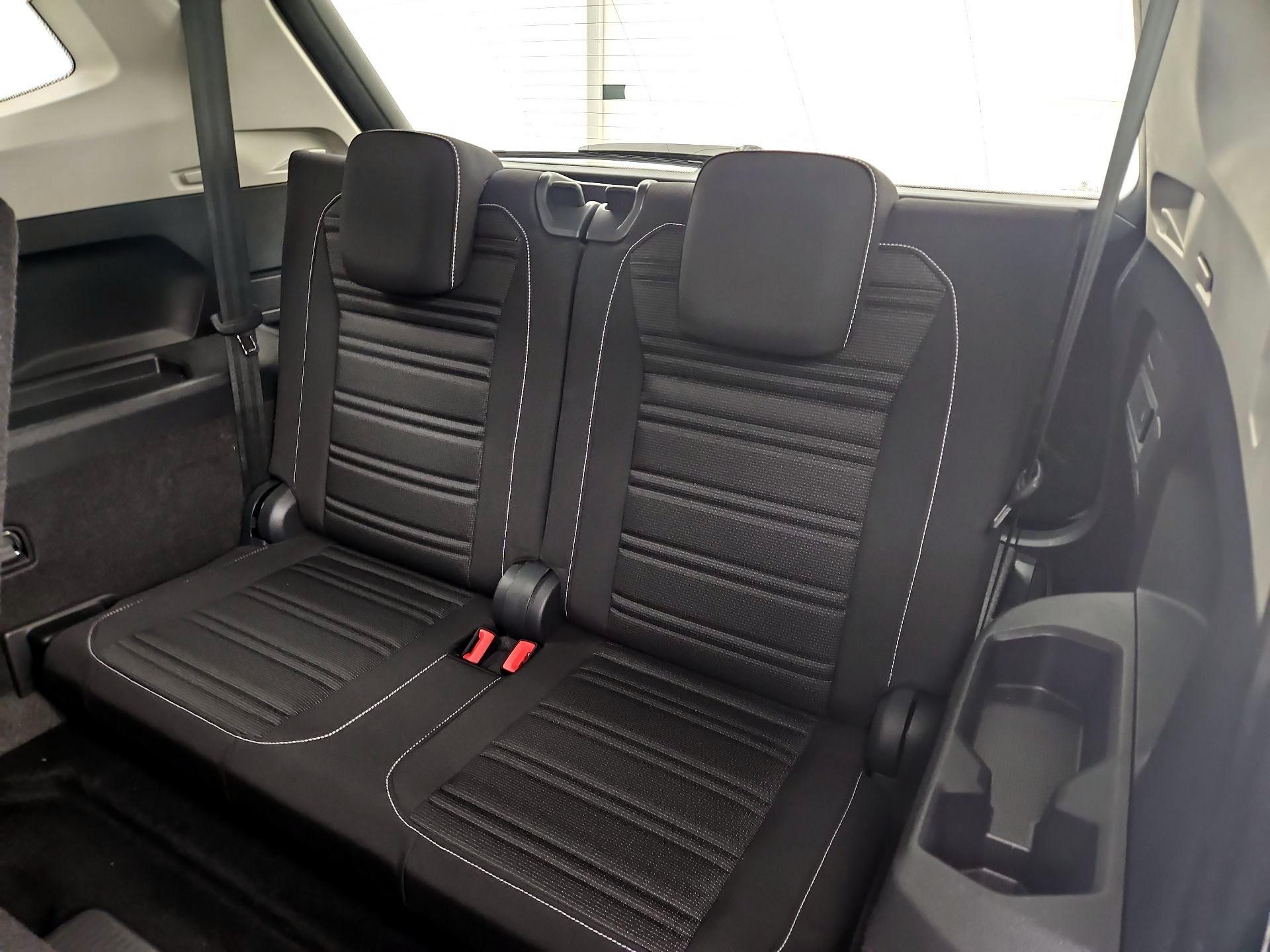 Thumbnail: 2024 Volkswagen Tiguan - 20