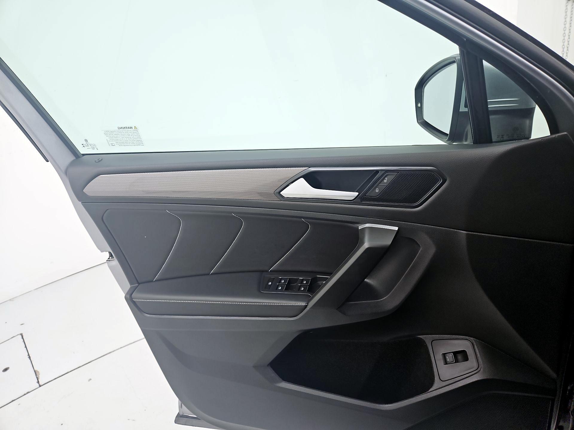 Thumbnail: 2024 Volkswagen Tiguan - 12