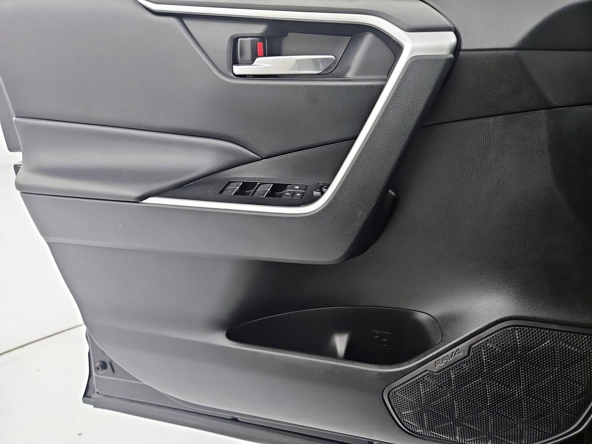 Thumbnail: 2023 Toyota RAV4 - 12