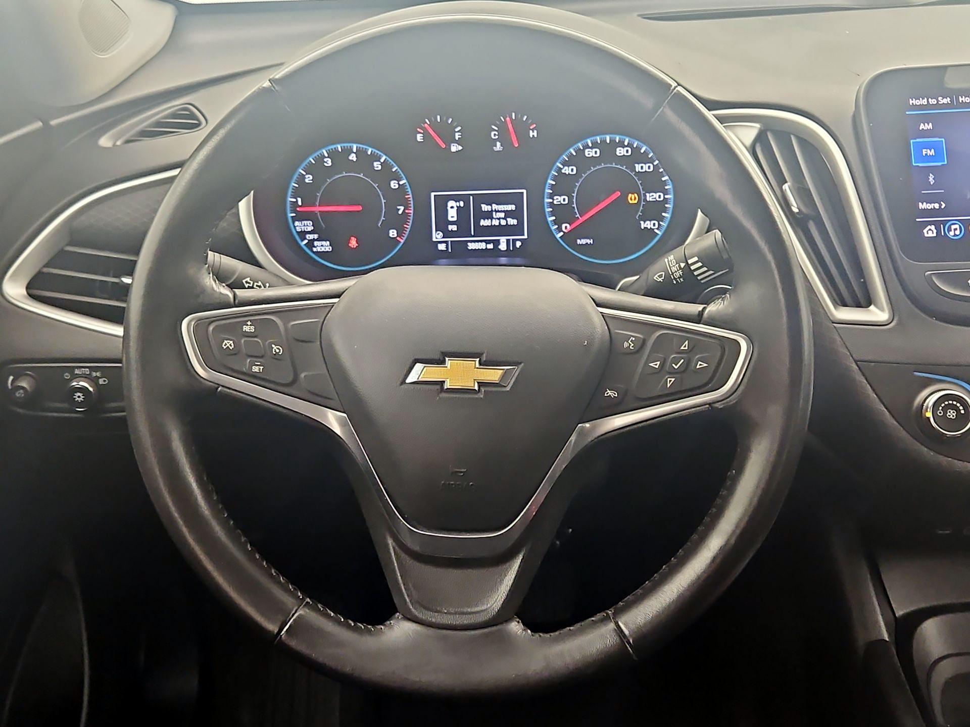 Thumbnail: 2022 Chevrolet Malibu - 10