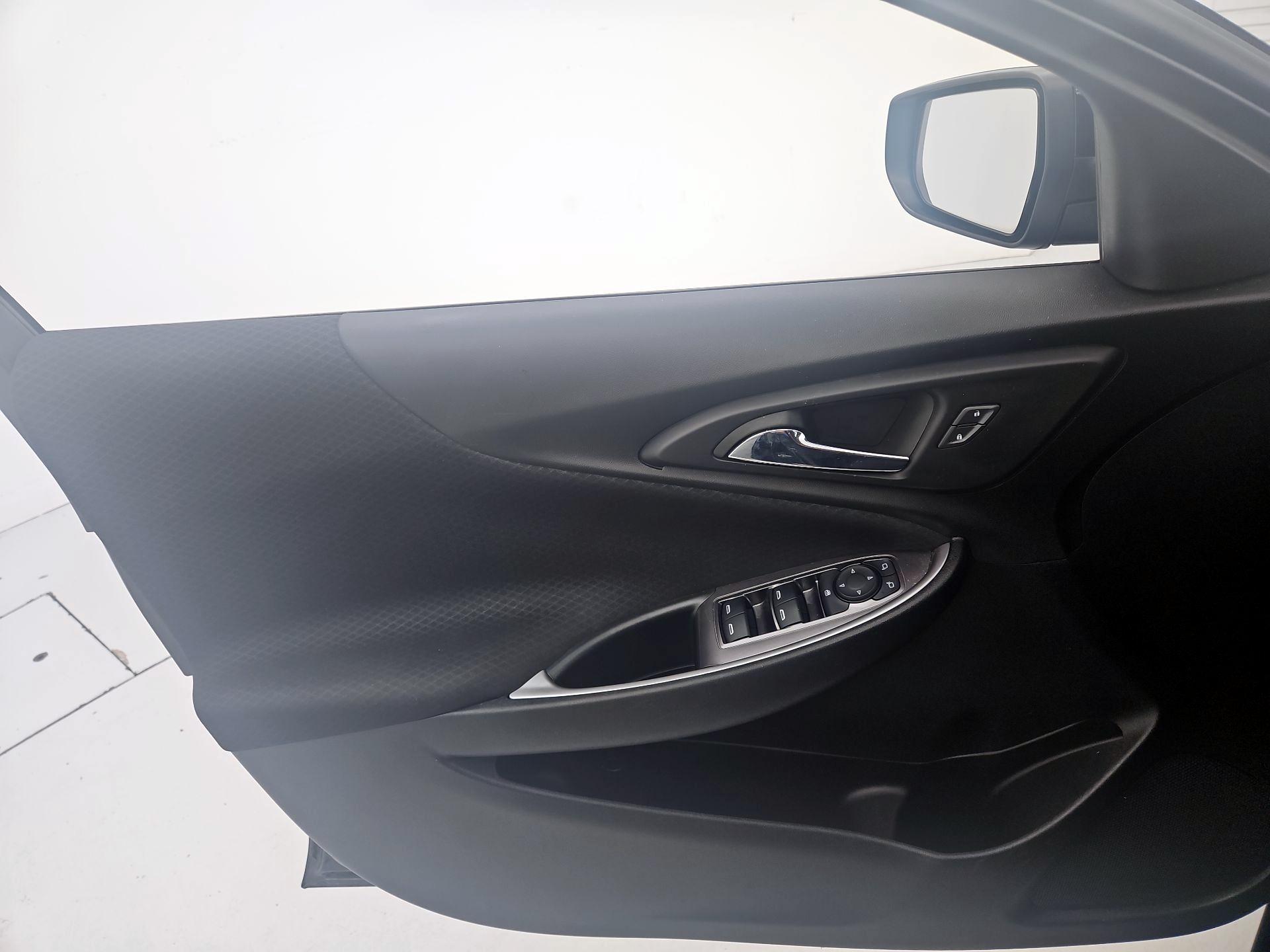 Thumbnail: 2022 Chevrolet Malibu - 12