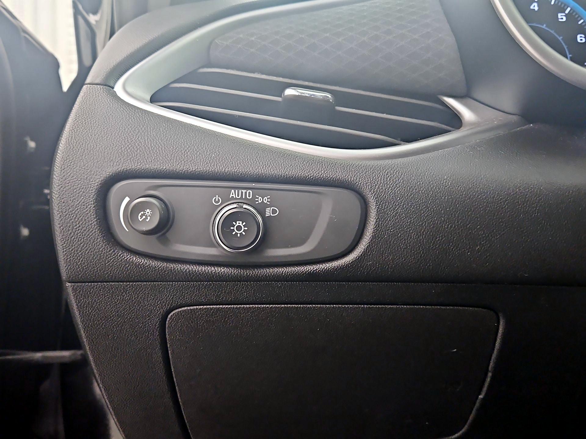 Thumbnail: 2022 Chevrolet Malibu - 13