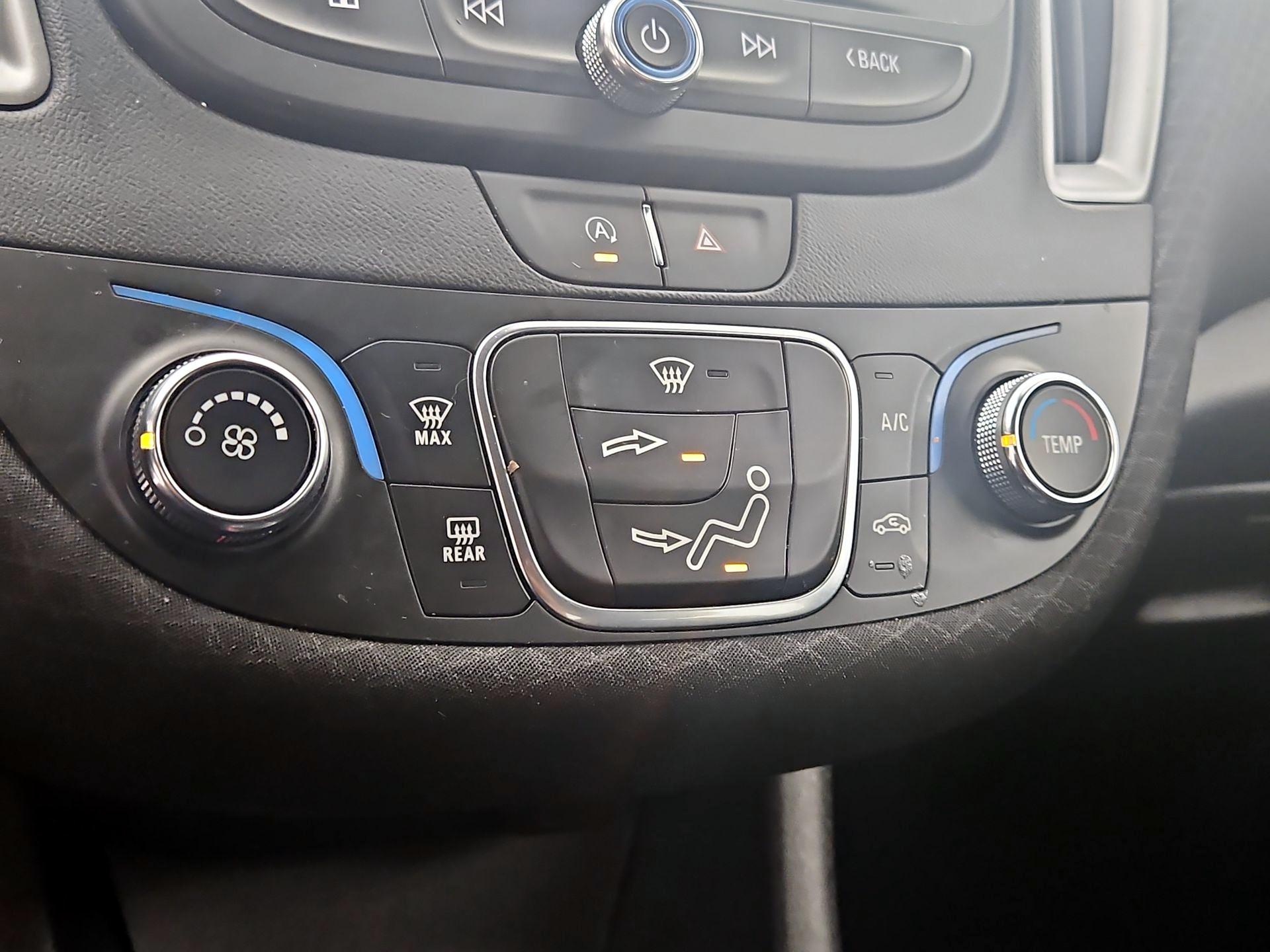 Thumbnail: 2022 Chevrolet Malibu - 16