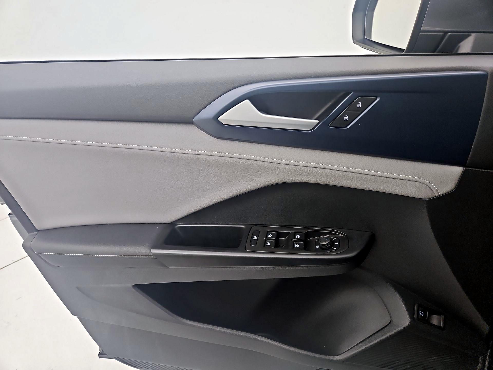 Thumbnail: 2024 Volkswagen Taos - 12