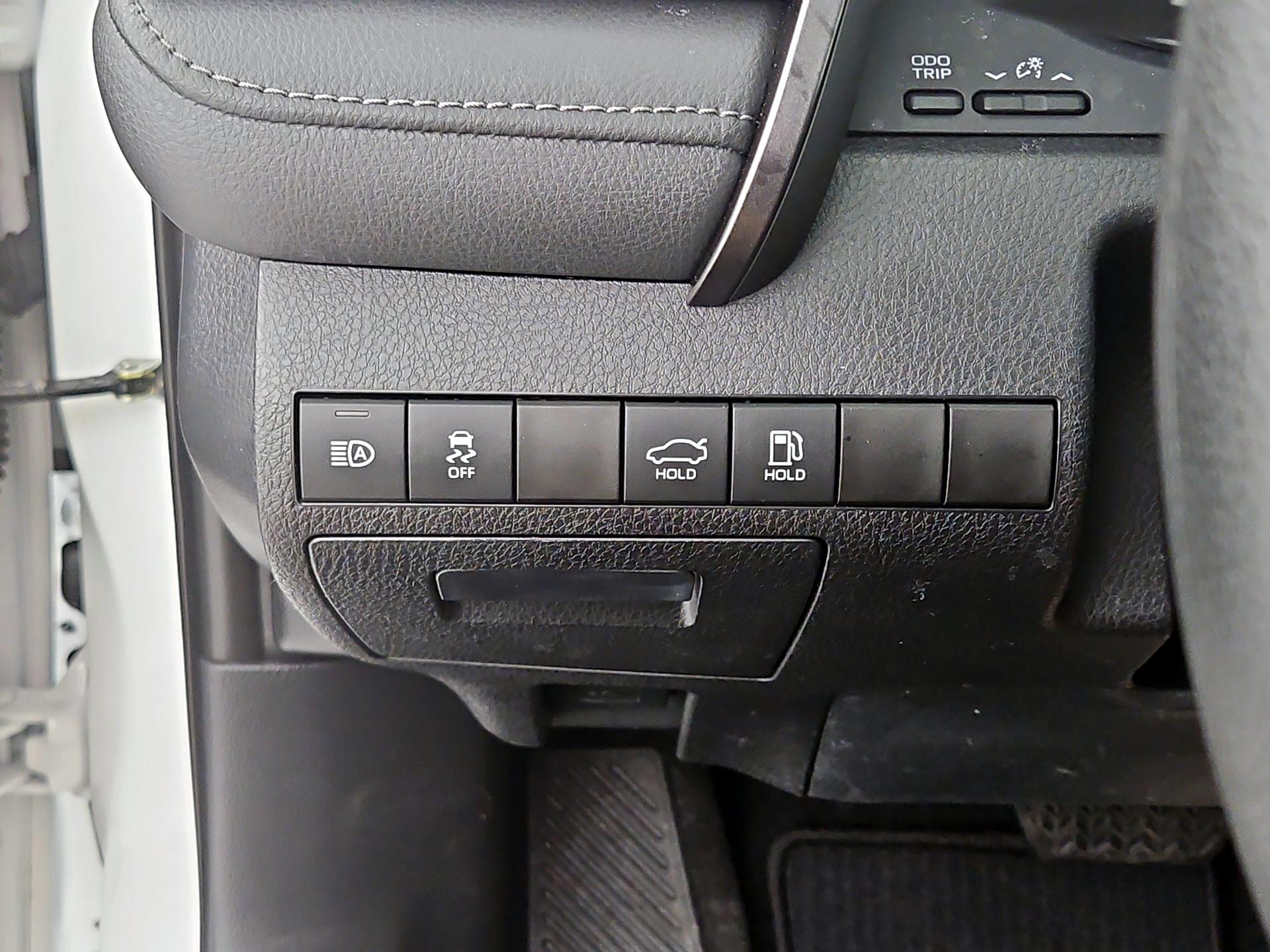 Thumbnail: 2022 Toyota Camry - 13