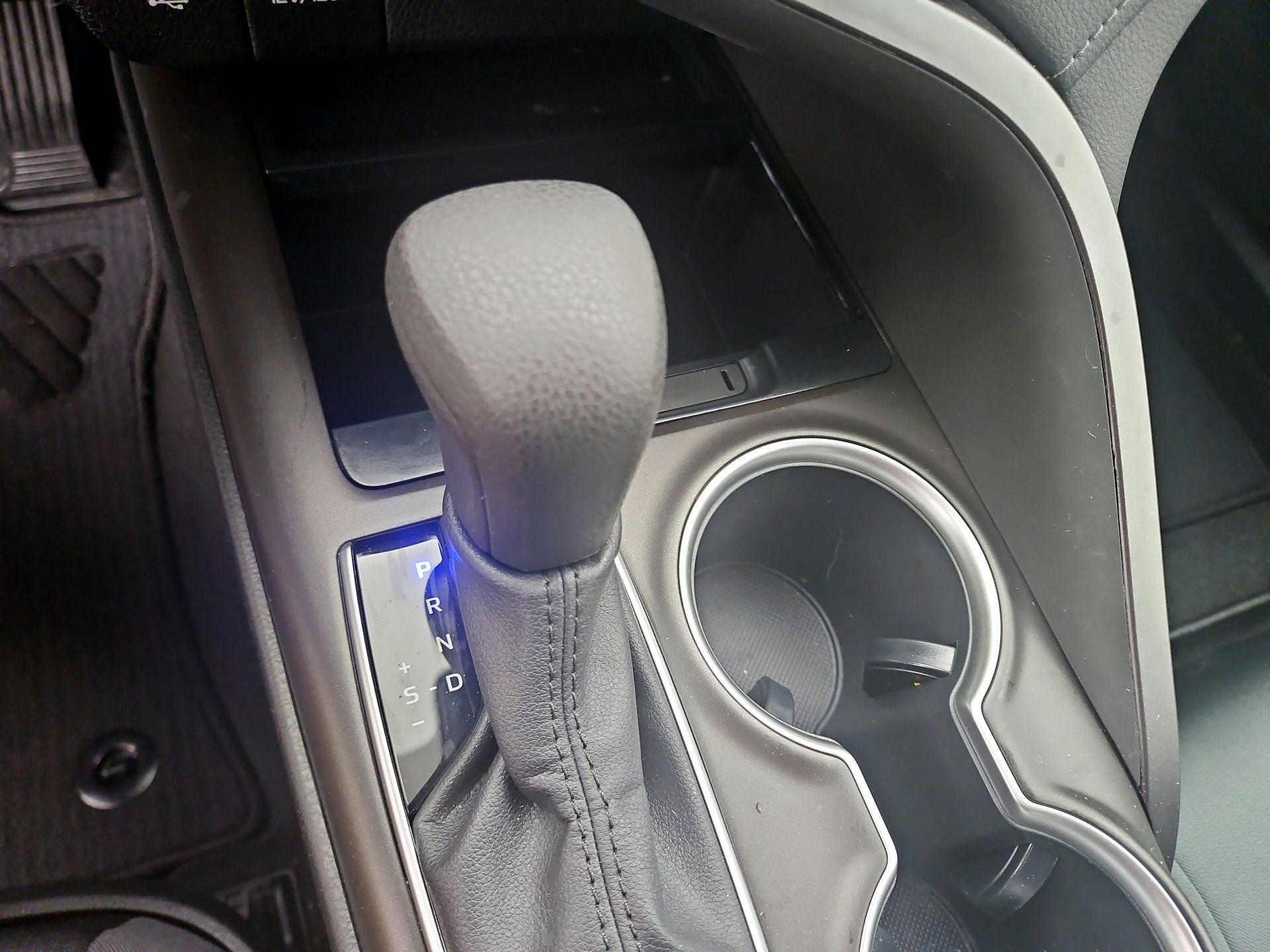 Thumbnail: 2022 Toyota Camry - 18