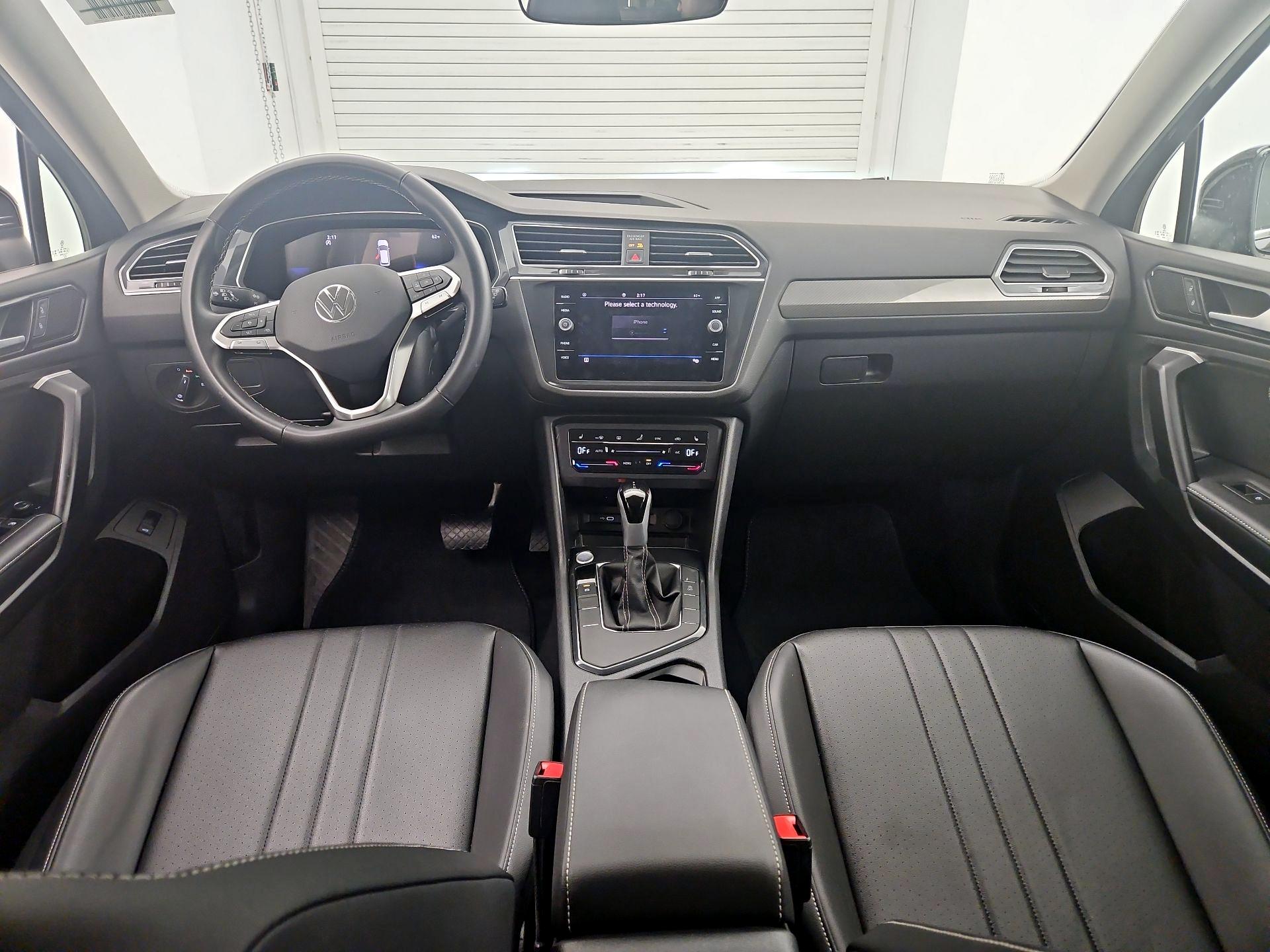 Thumbnail: 2024 Volkswagen Tiguan - 9