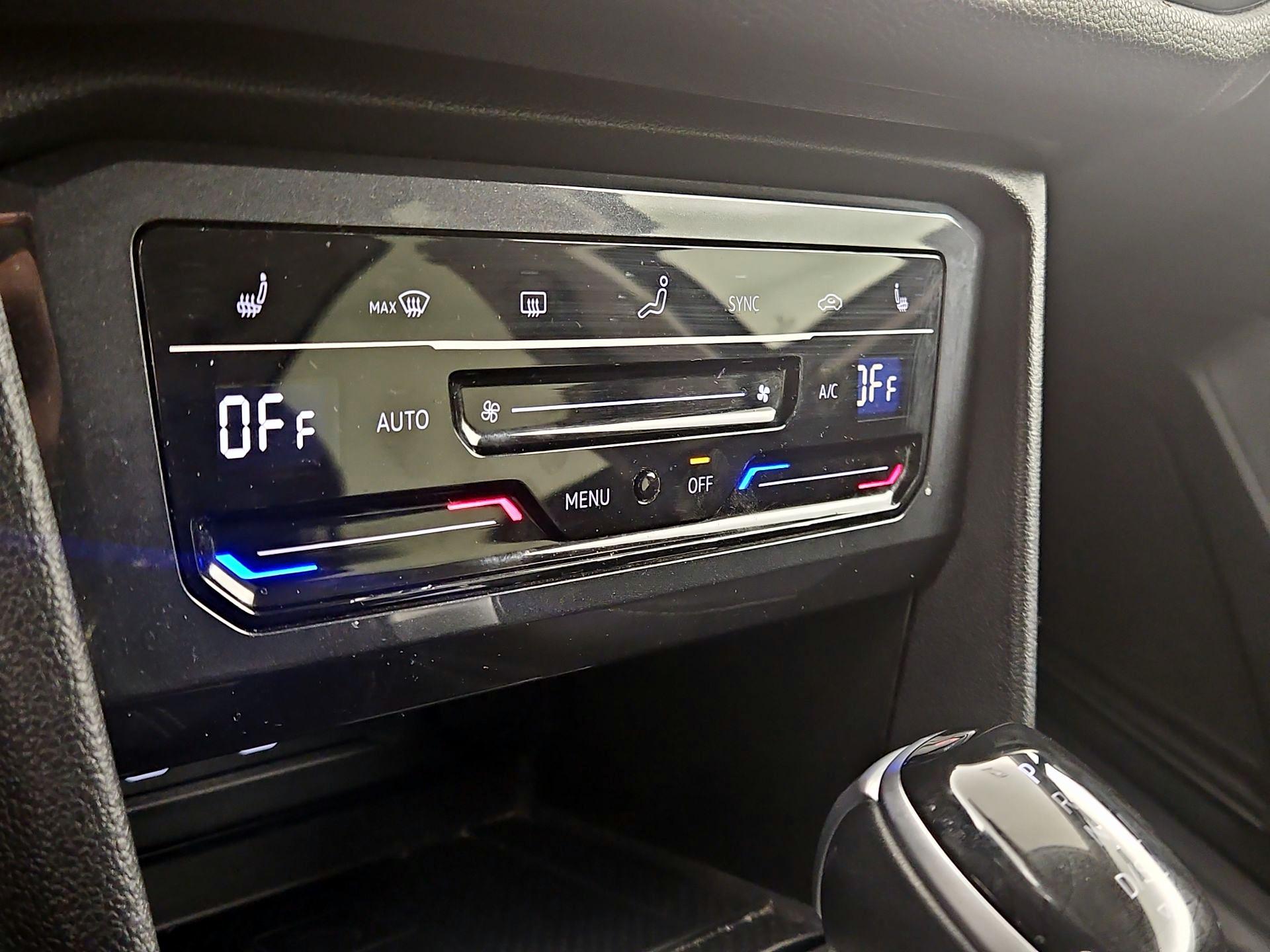 Thumbnail: 2024 Volkswagen Tiguan - 16