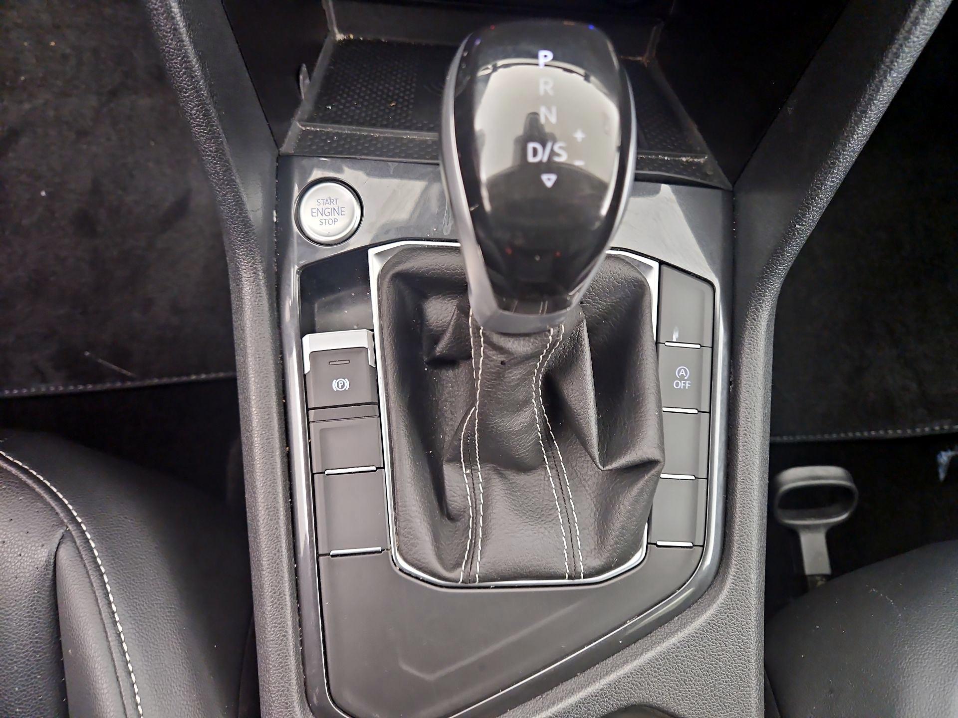 Thumbnail: 2024 Volkswagen Tiguan - 17