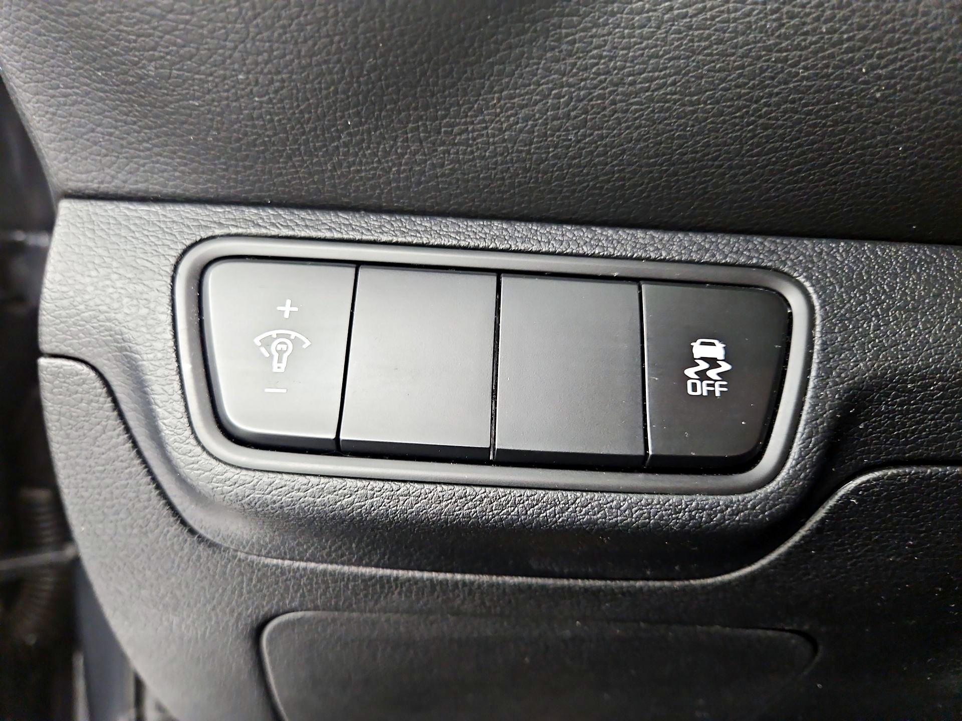 Thumbnail: 2023 Kia Forte - 13