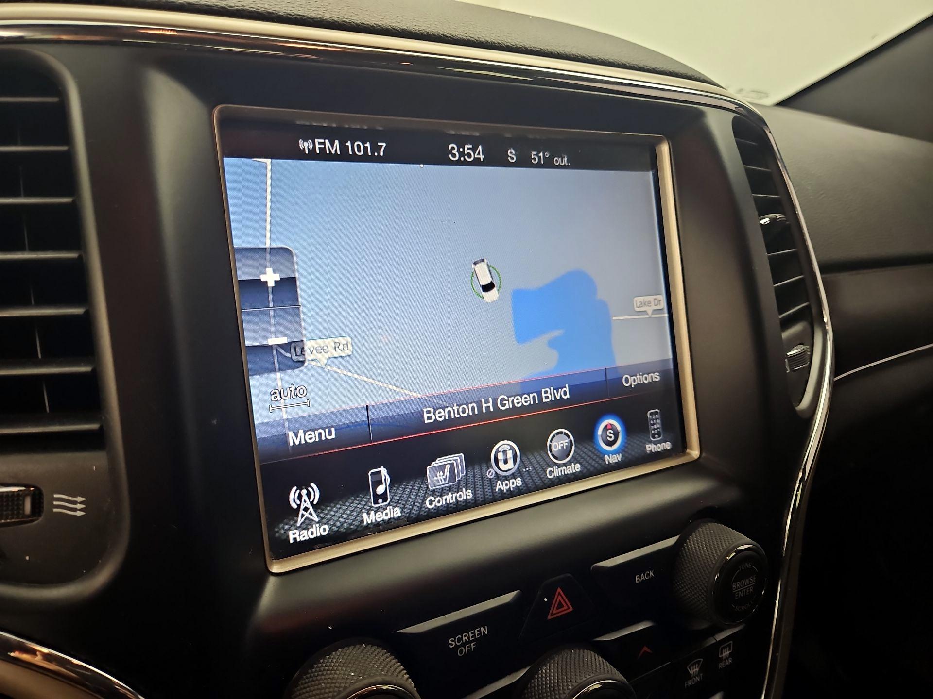 Thumbnail: 2015 Jeep Grand Cherokee - 14