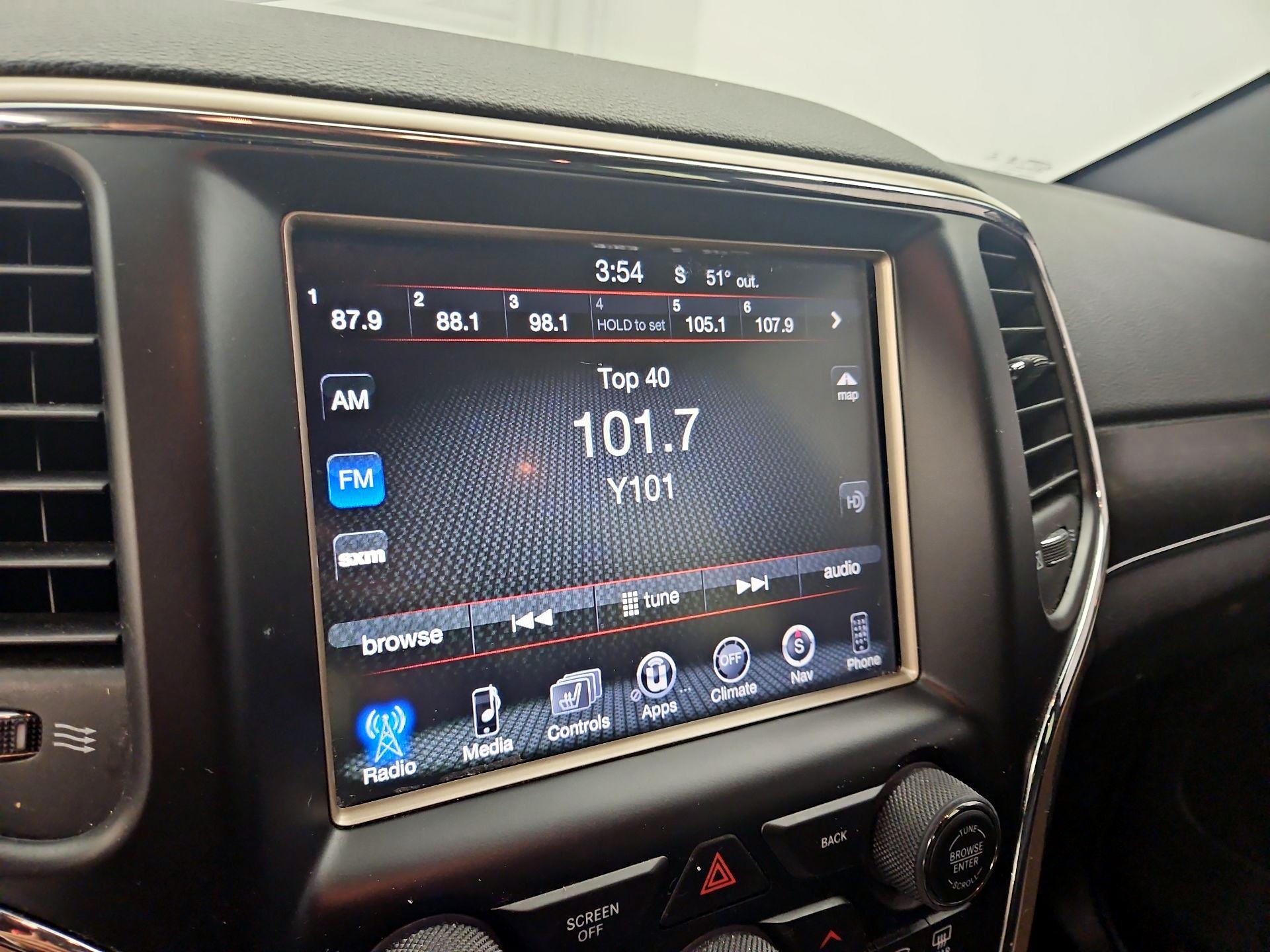 Thumbnail: 2015 Jeep Grand Cherokee - 16