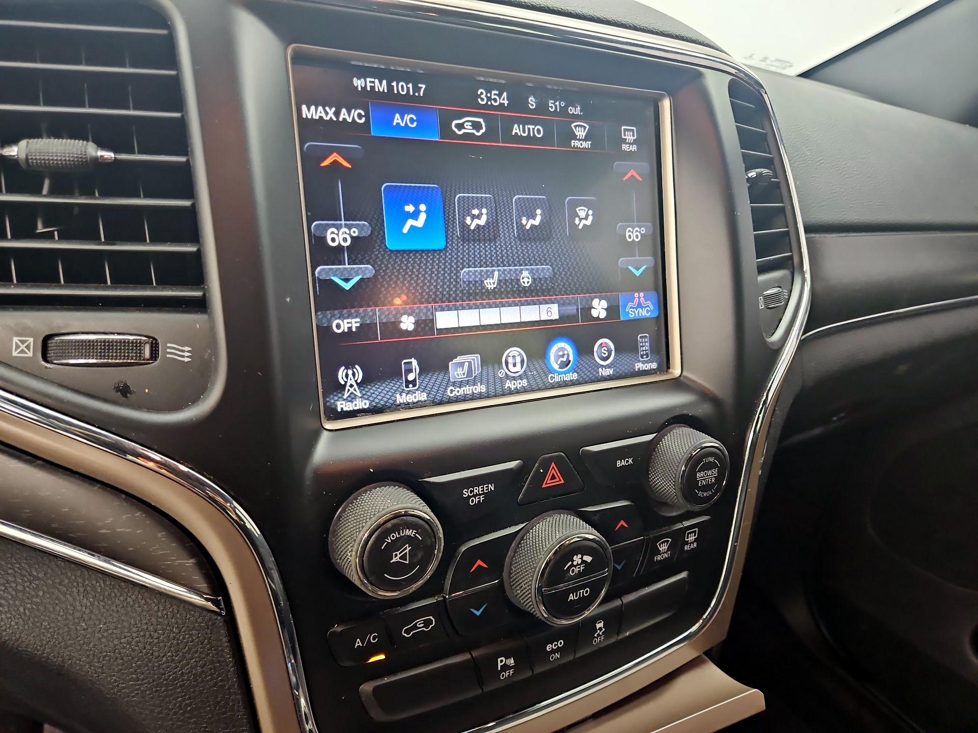 Thumbnail: 2015 Jeep Grand Cherokee - 17