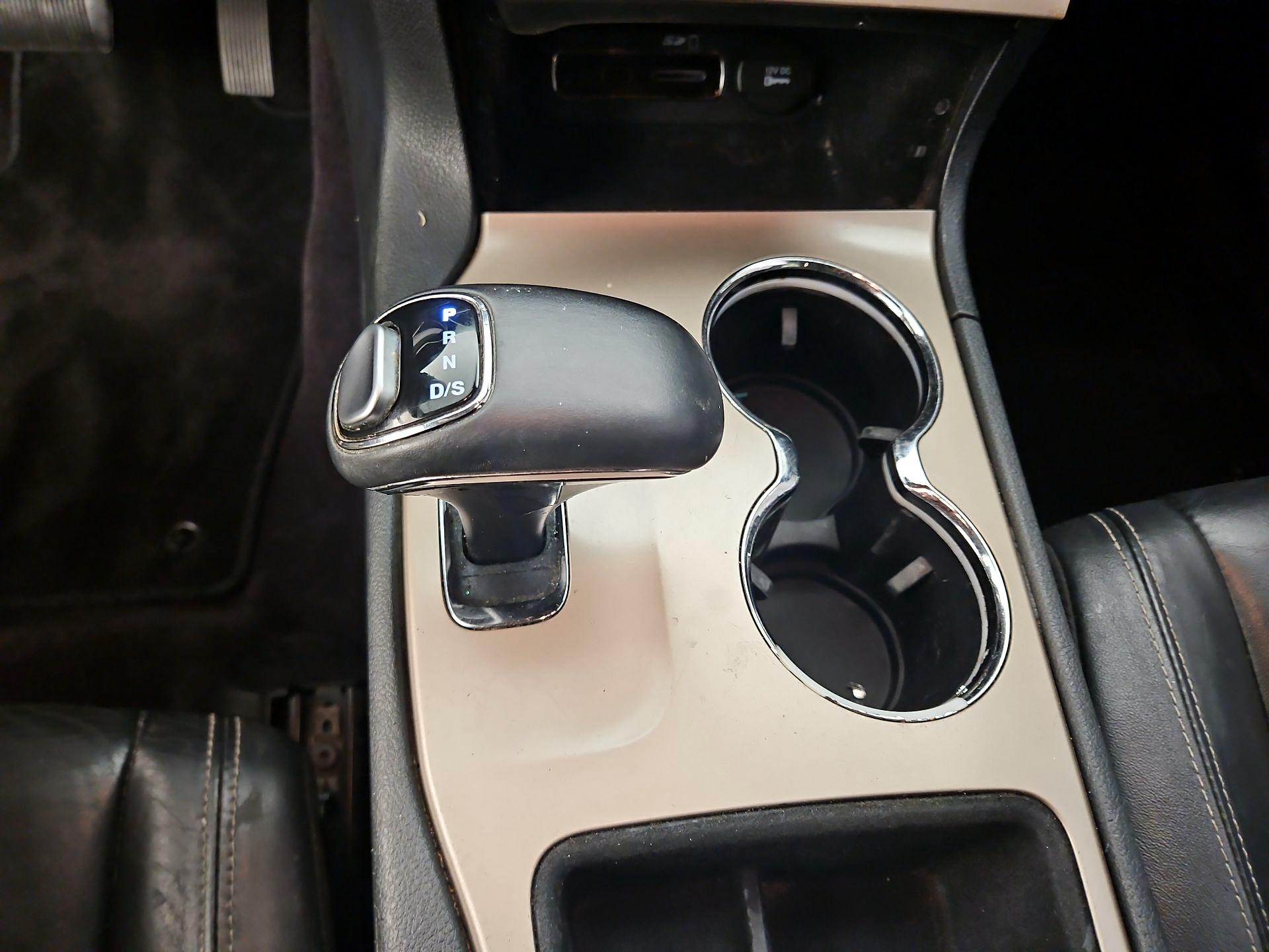 Thumbnail: 2015 Jeep Grand Cherokee - 18