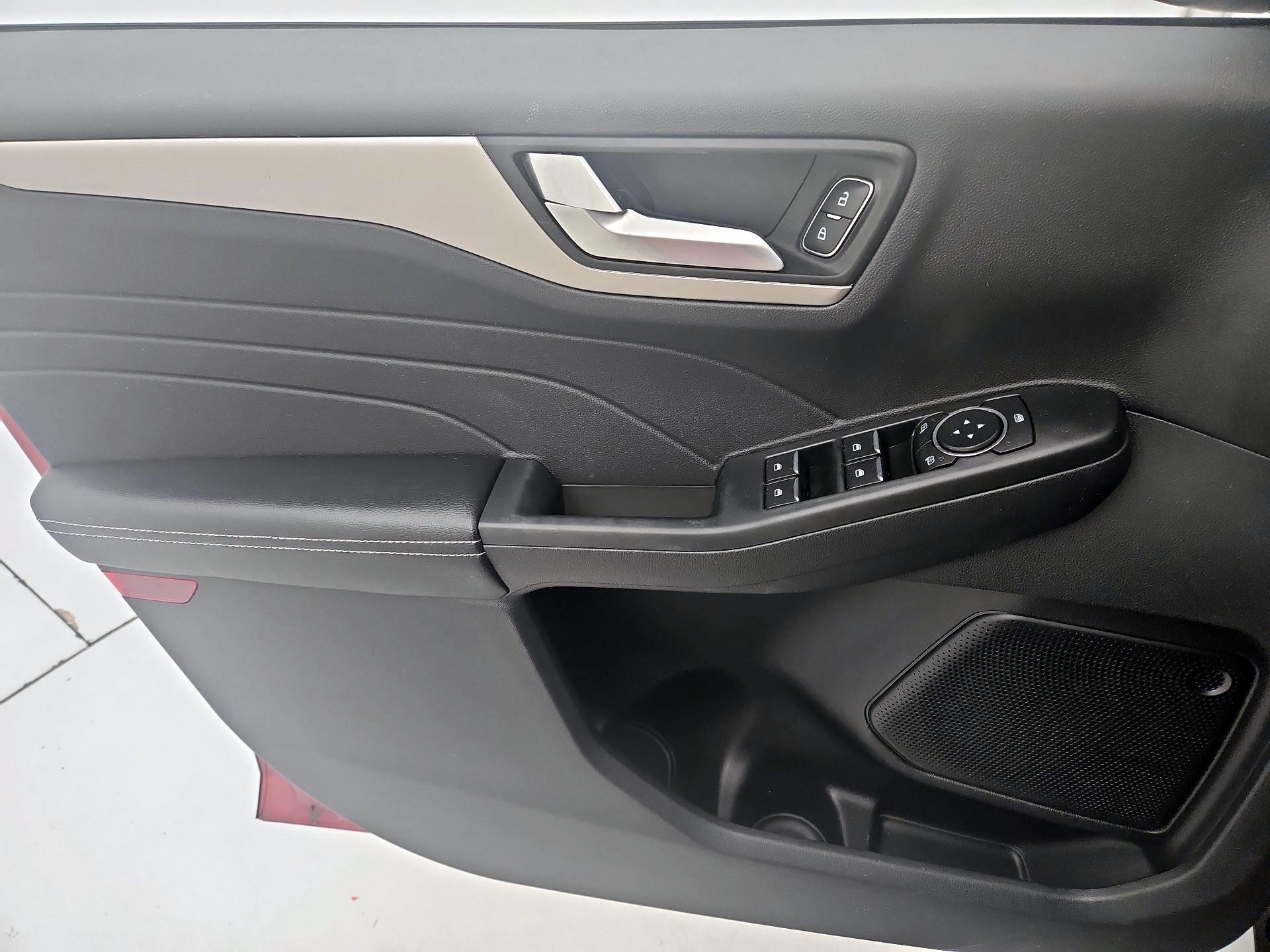 Thumbnail: 2022 Ford Escape - 12