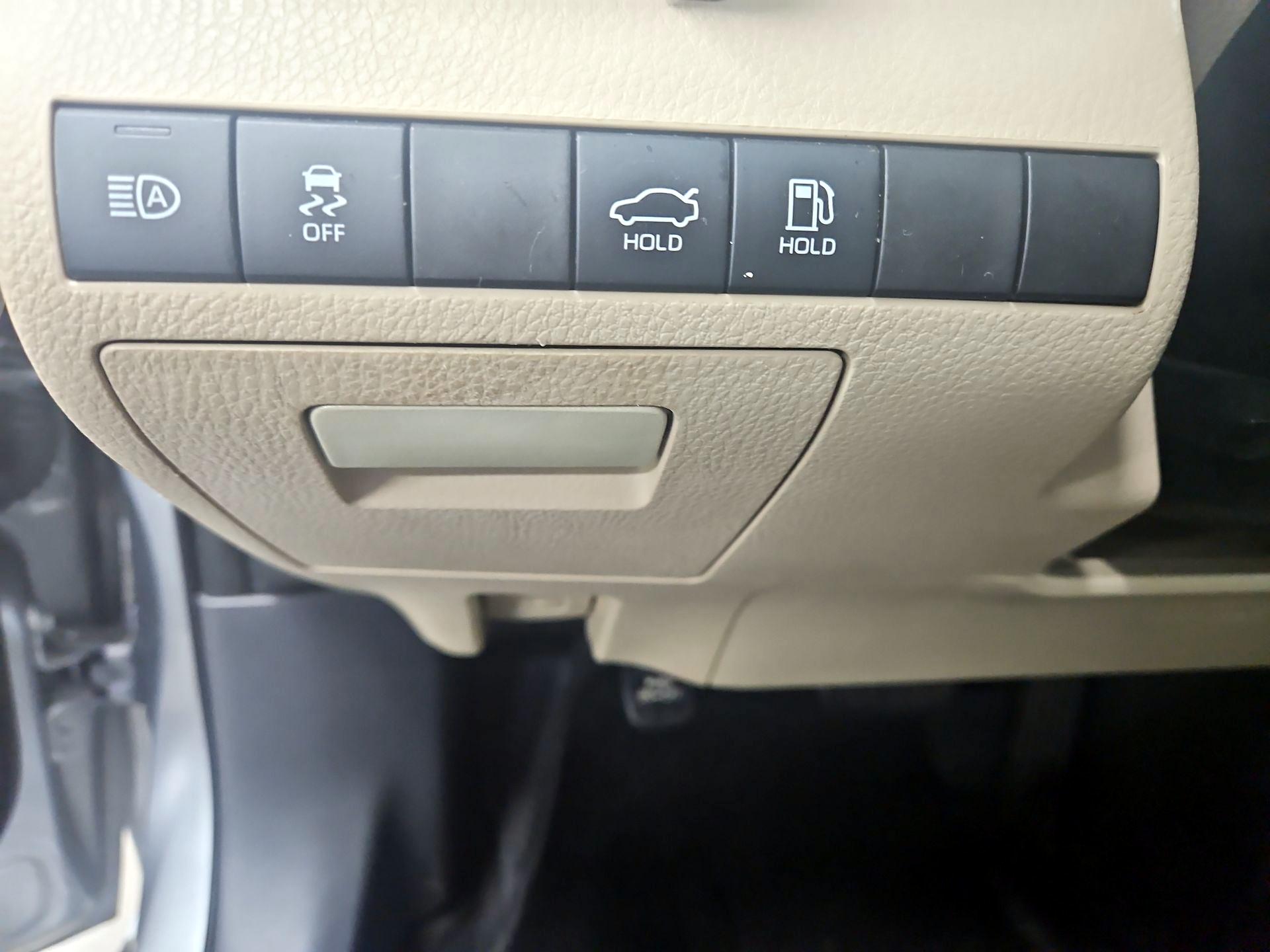 Thumbnail: 2020 Toyota Camry - 13