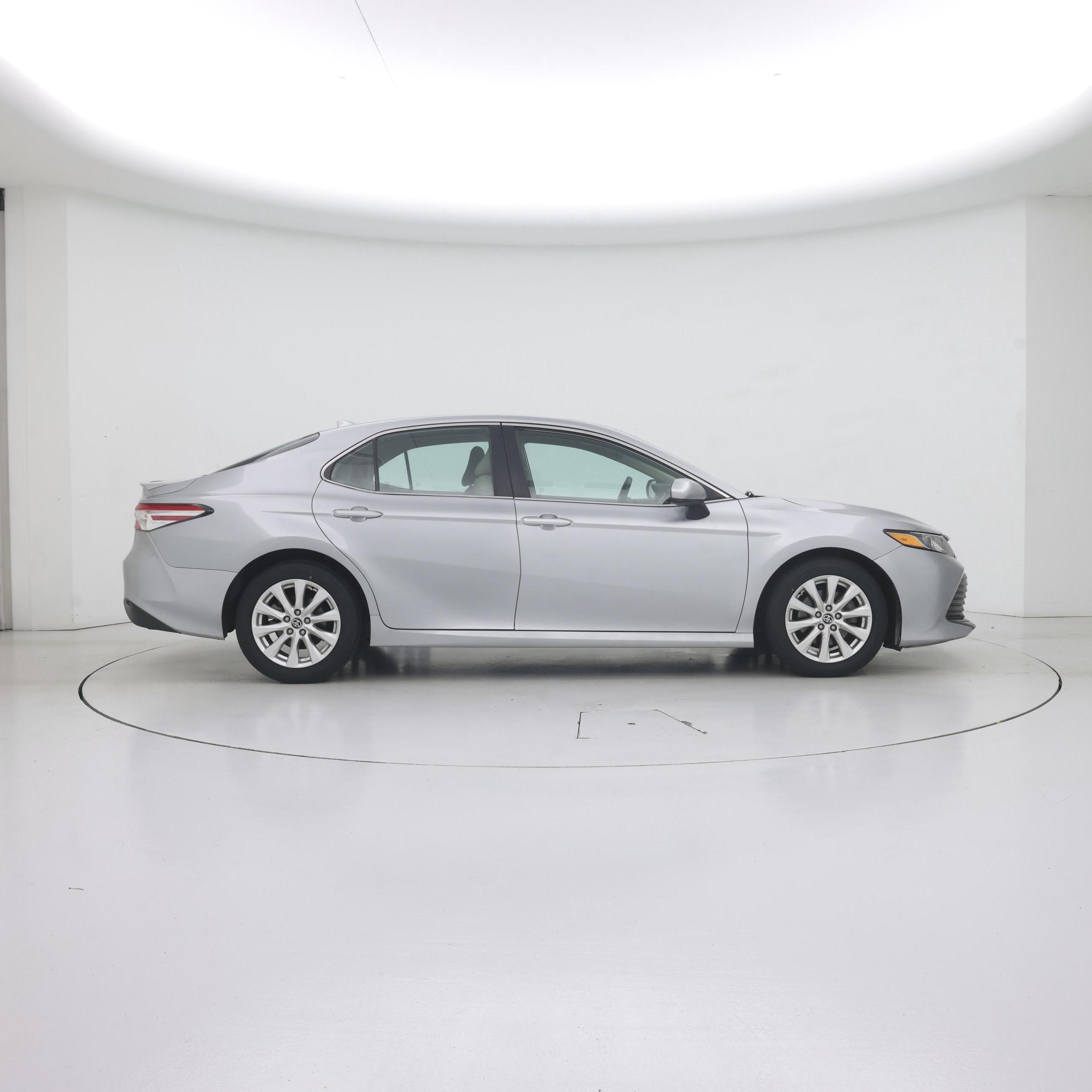 Thumbnail: 2020 Toyota Camry - 7