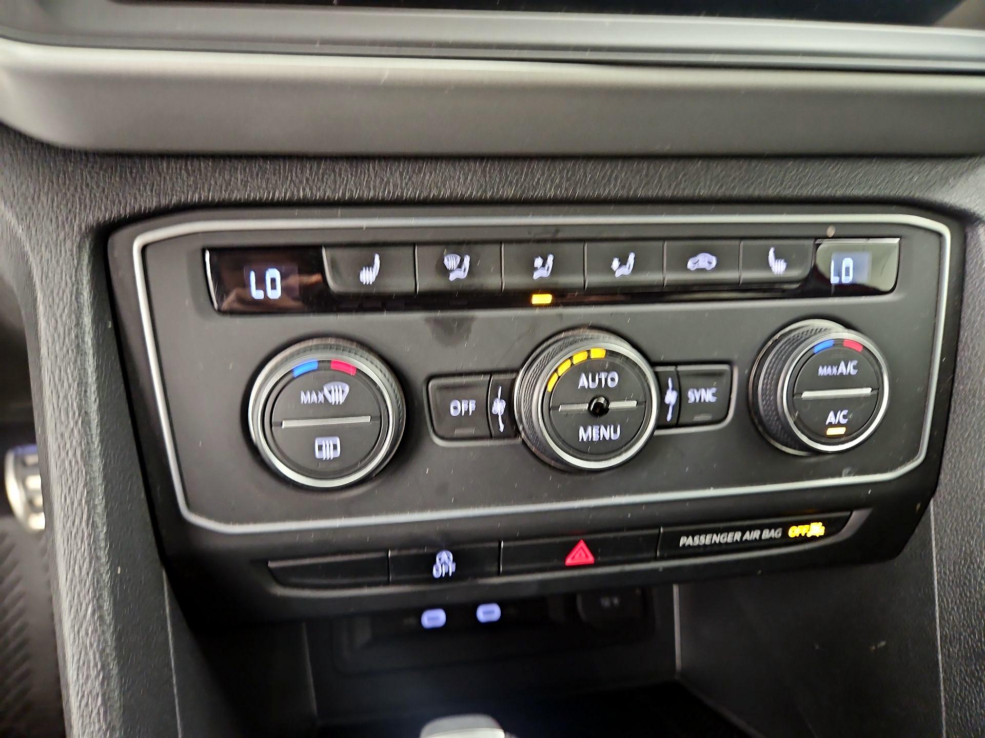 Thumbnail: 2021 Volkswagen Atlas - 16