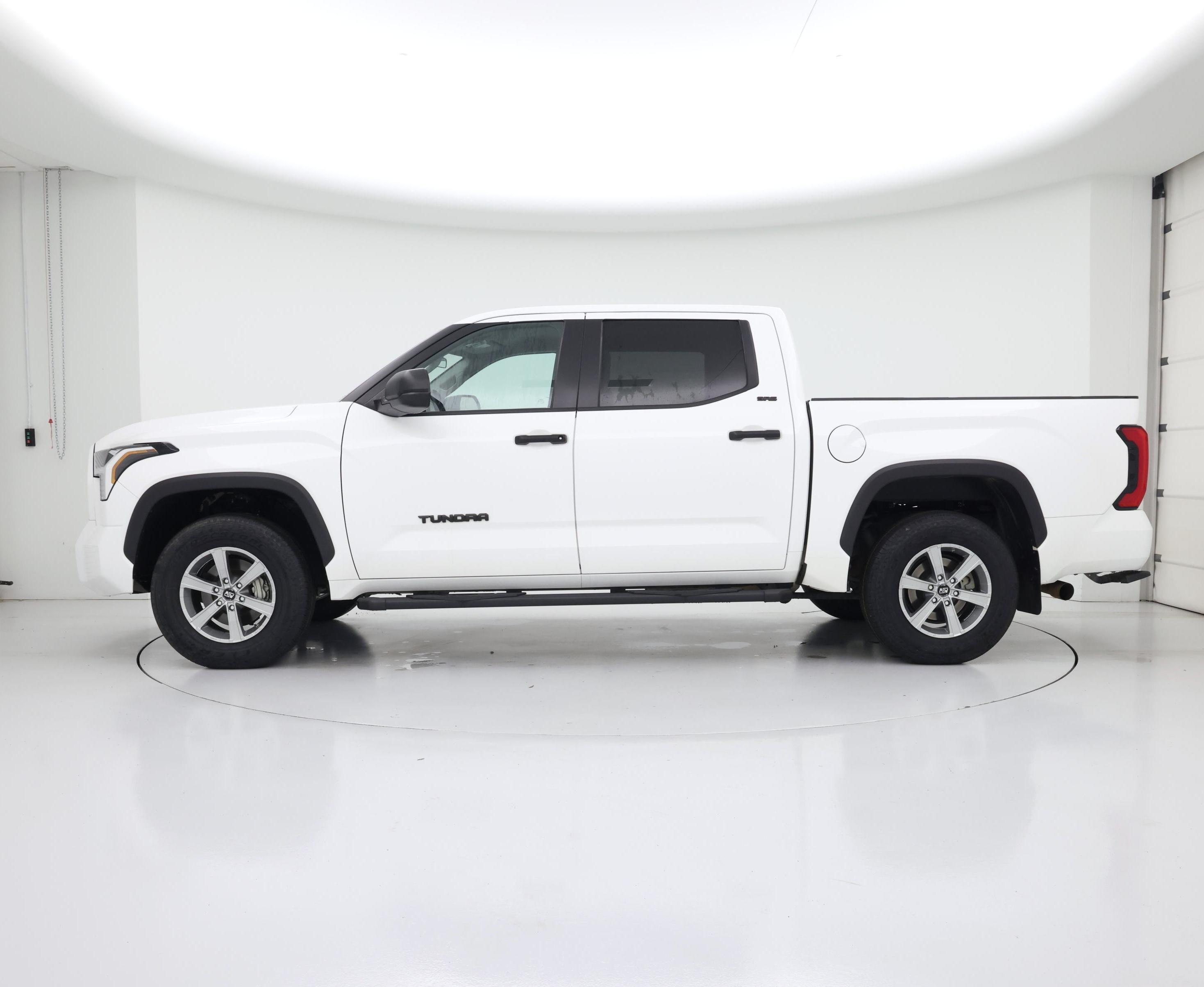 Thumbnail: 2024 Toyota Tundra - 3